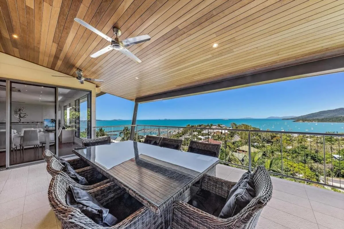 15 Kara - Luxurious Home With Million Dollar Views