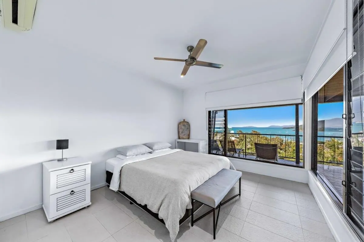 15 Kara - Luxurious Home With Million Dollar Views