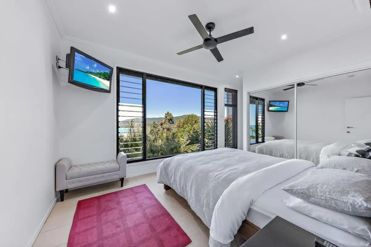 15 Kara - Luxurious Home With Million Dollar Views