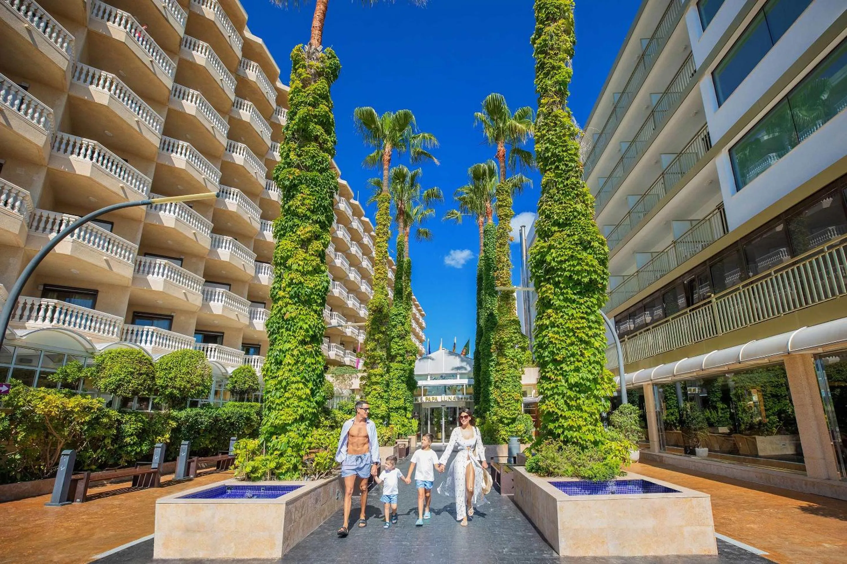 Property building in Hotel Servigroup Papa Luna 4 Sup