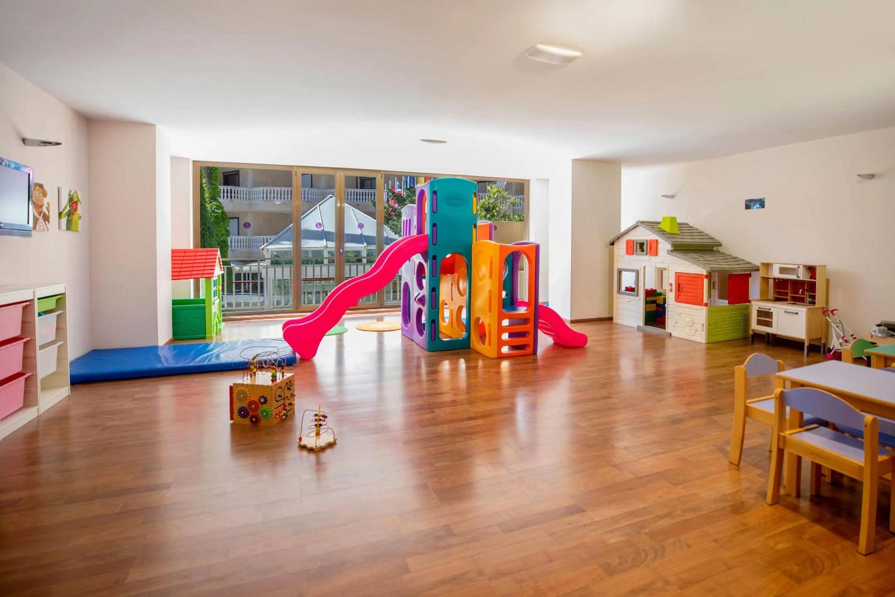 Activities in Hotel Servigroup Papa Luna 4 Sup