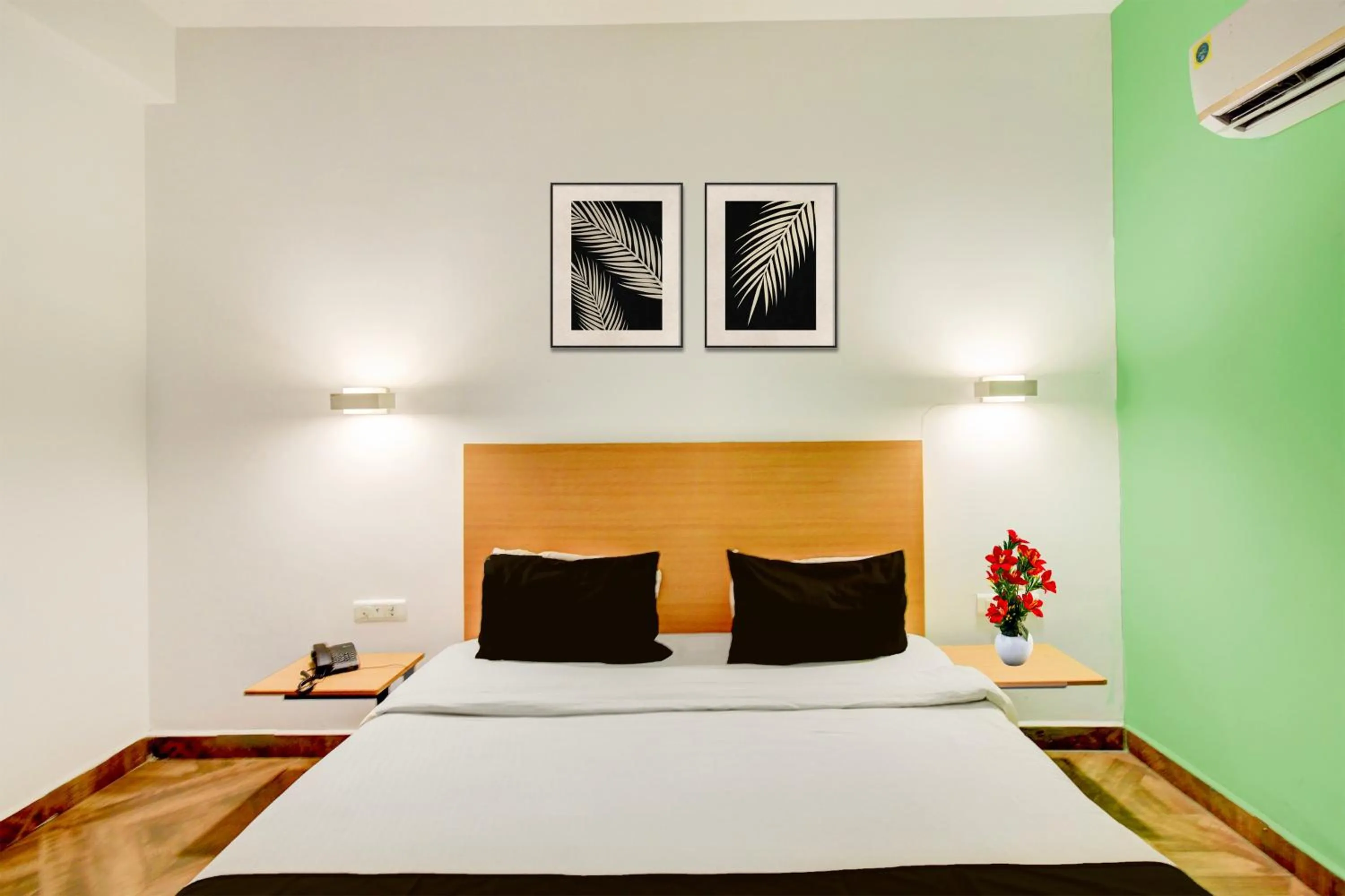 Bedroom, Bed in Super Townhouse SR Nagar Metro Station Hyderabad