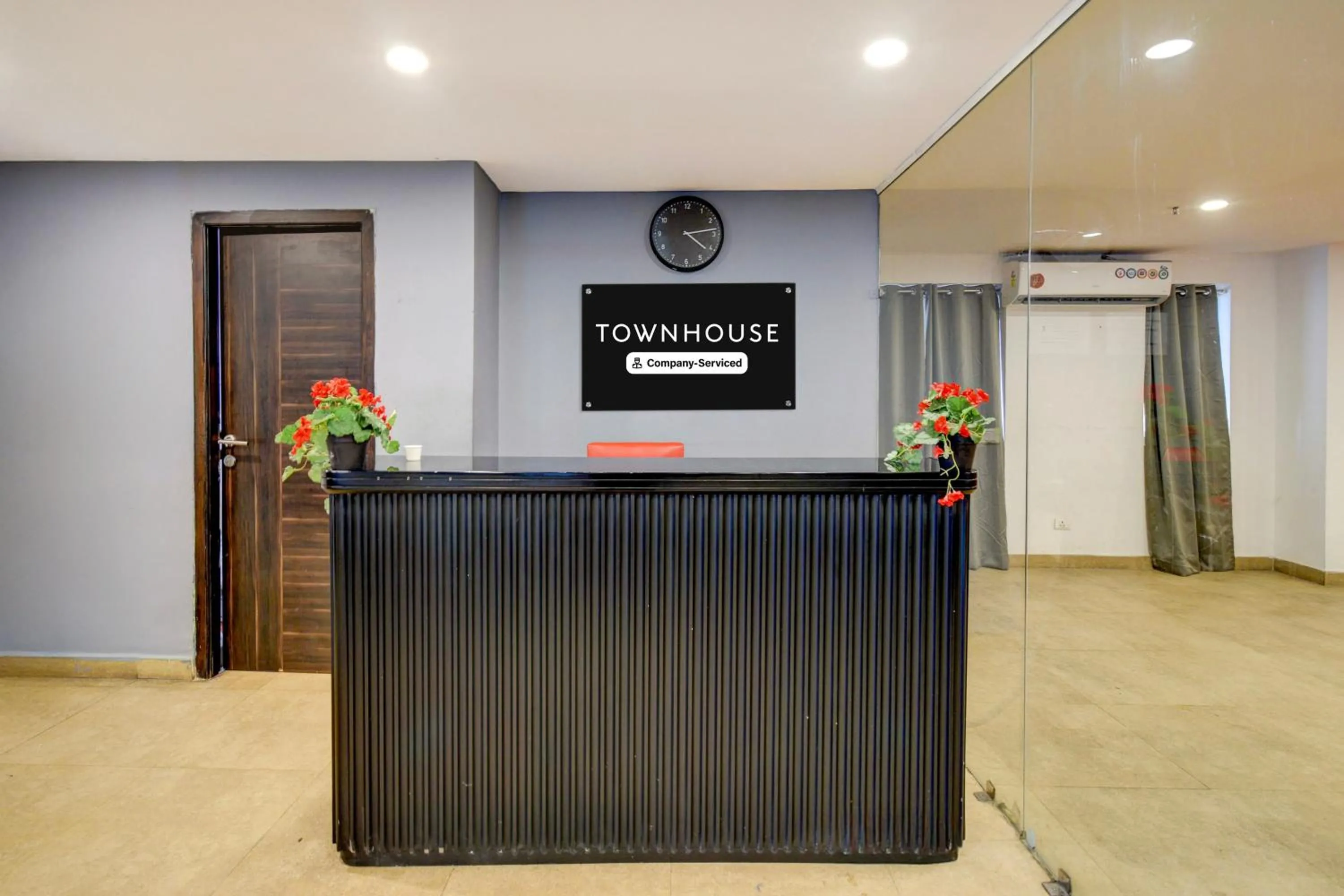 Lobby or reception in Super Townhouse SR Nagar Metro Station Hyderabad
