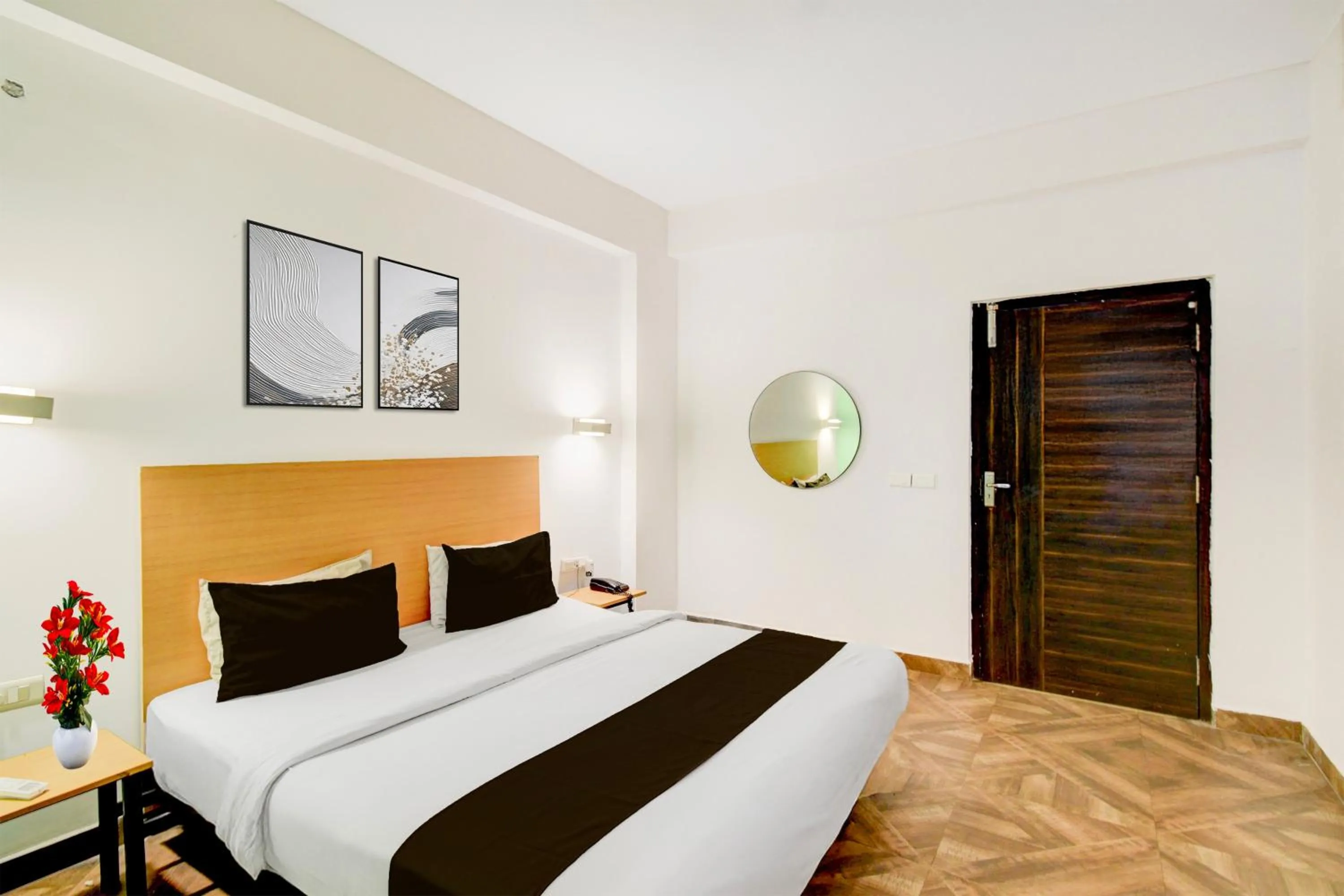Bedroom, Bed in Super Townhouse SR Nagar Metro Station Hyderabad