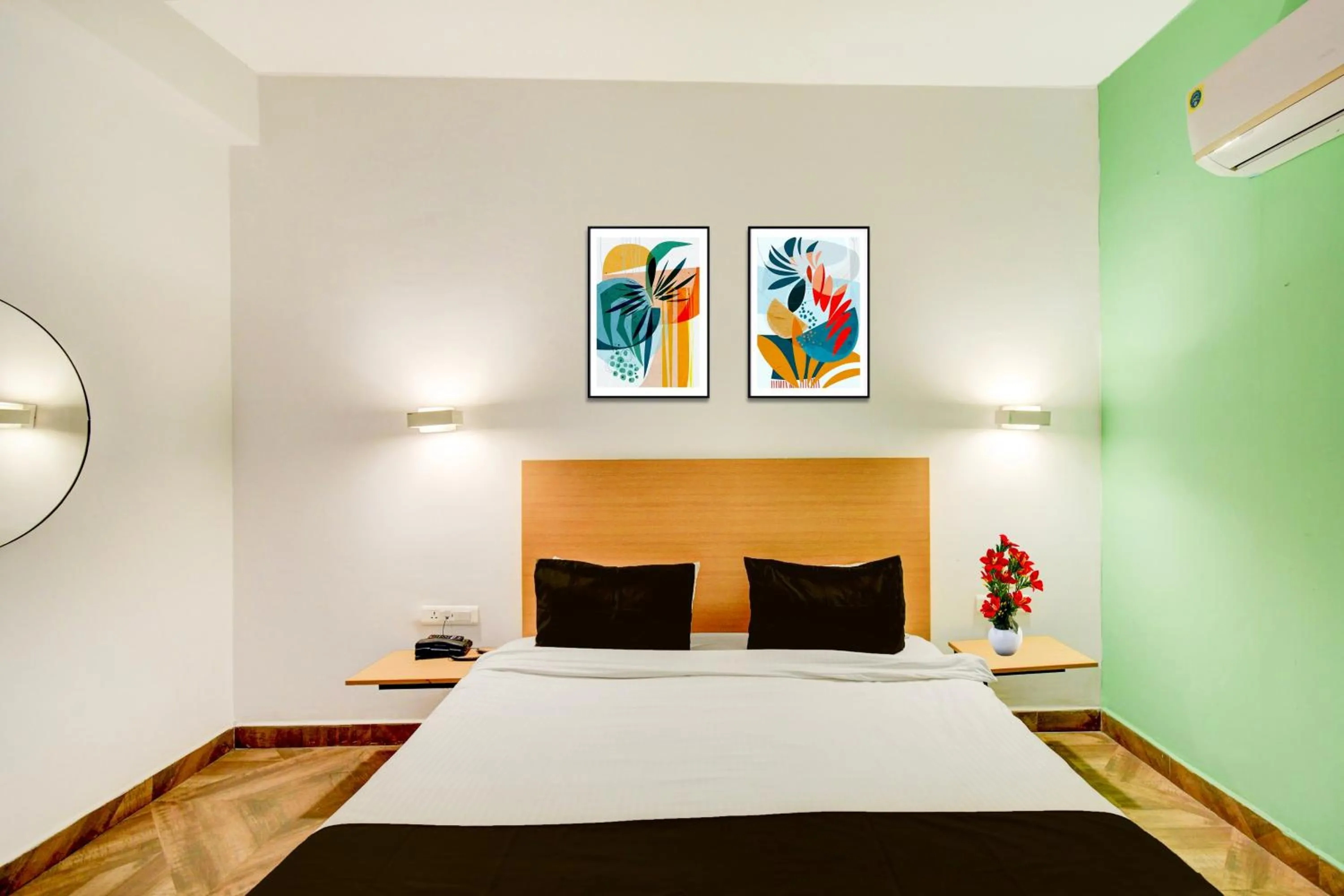 Bedroom, Bed in Super Townhouse SR Nagar Metro Station Hyderabad