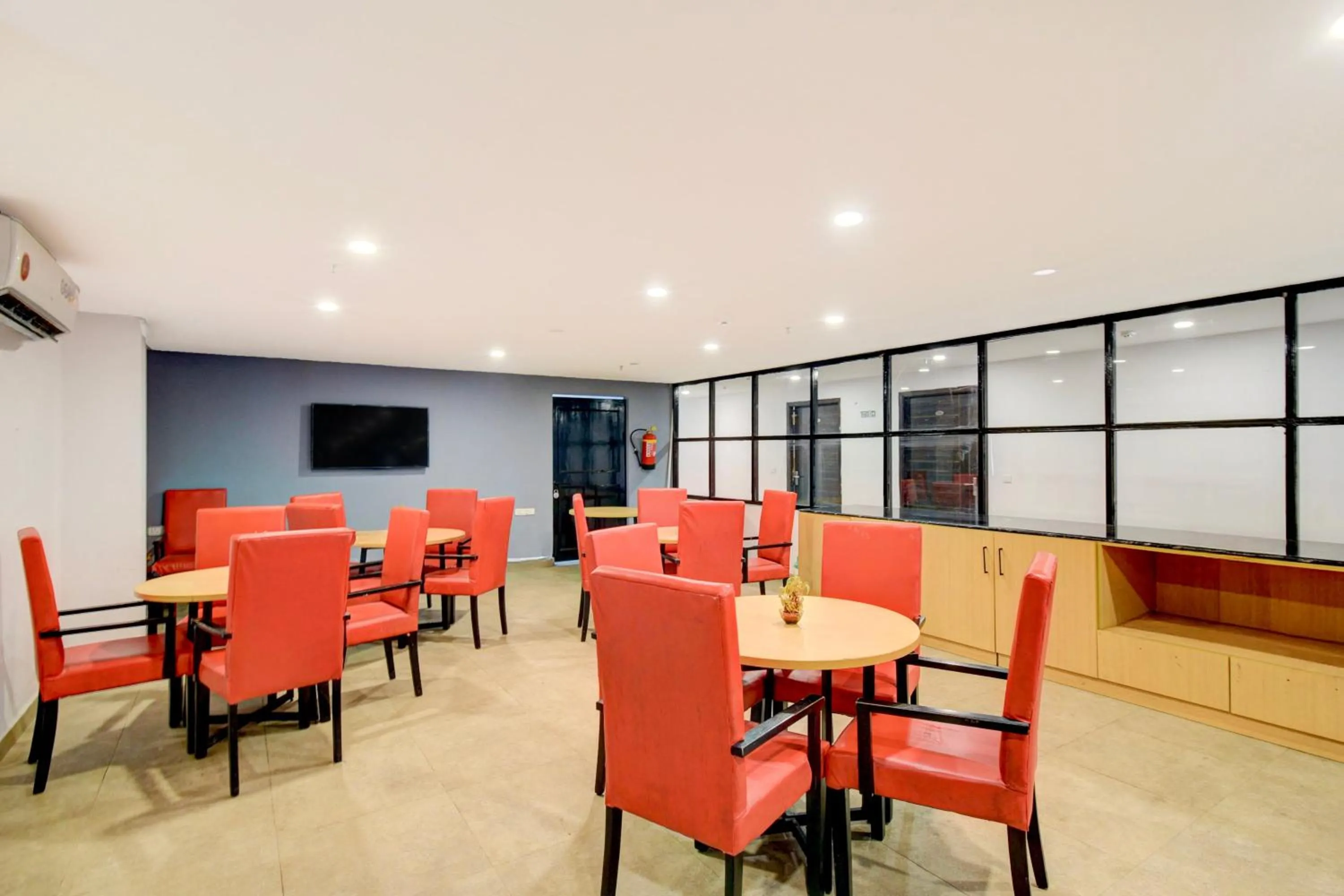 Restaurant/places to eat in Super Townhouse SR Nagar Metro Station Hyderabad