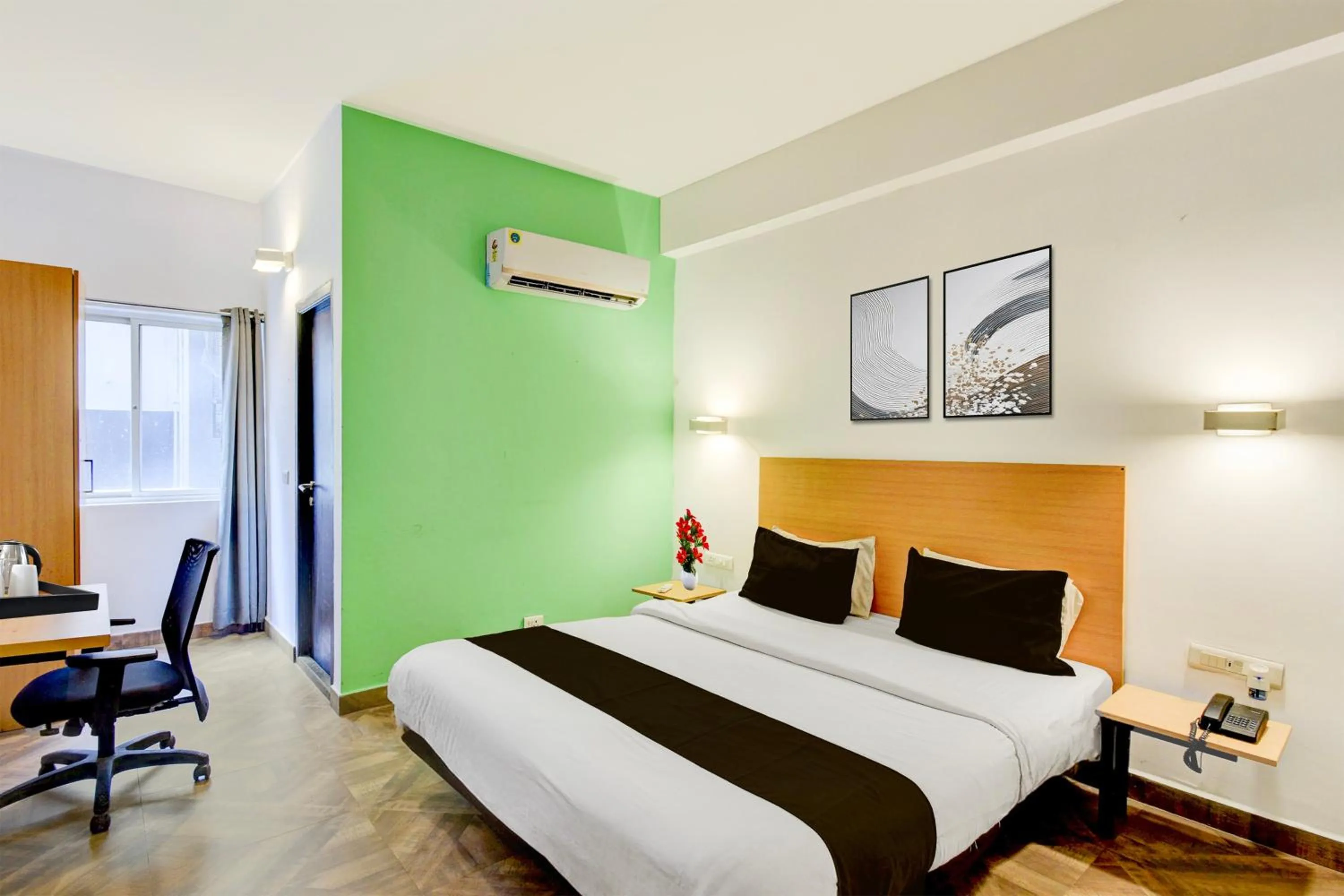 Bedroom, Bed in Super Townhouse SR Nagar Metro Station Hyderabad