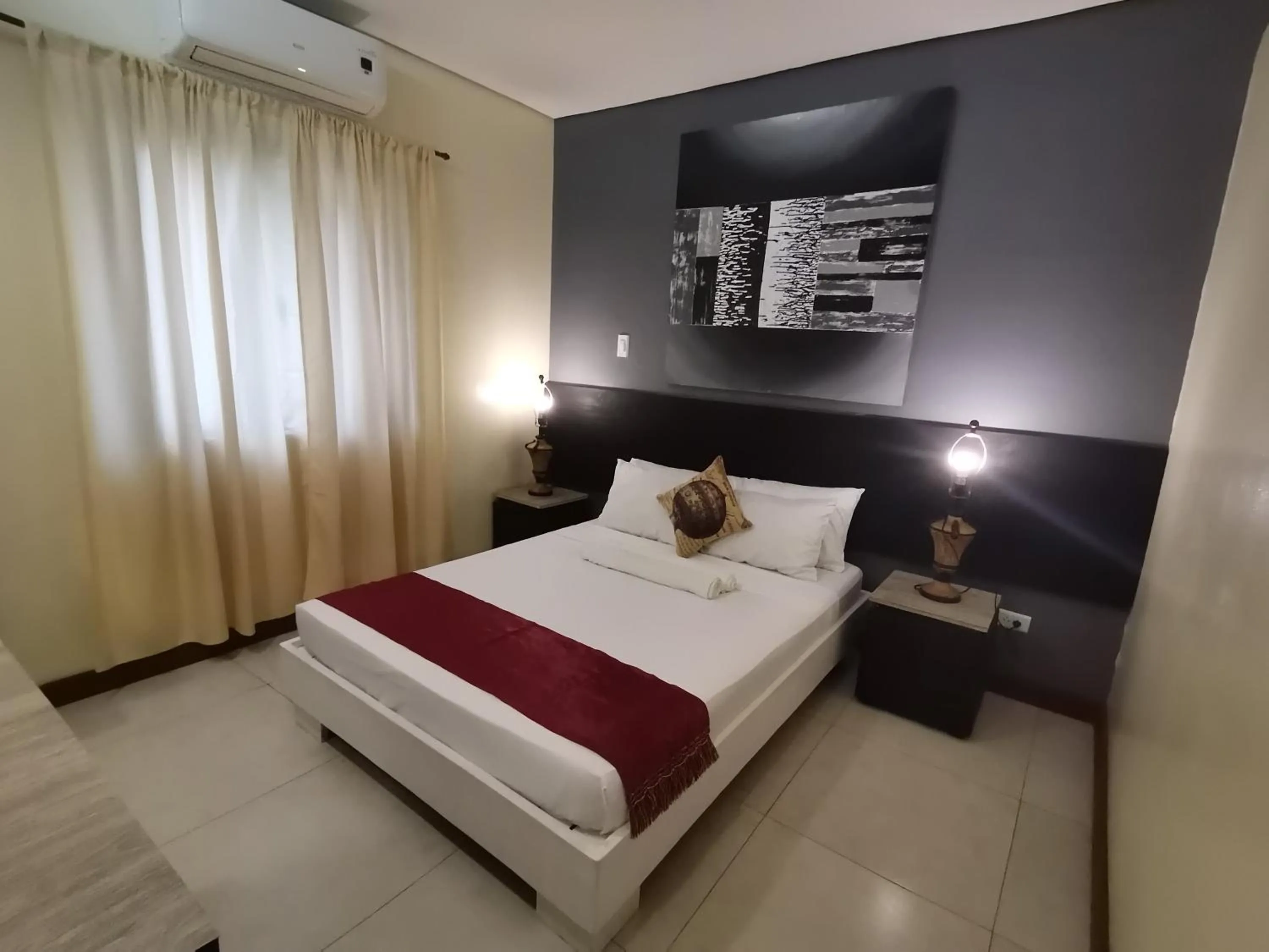 Bed in Coron town travellers inn