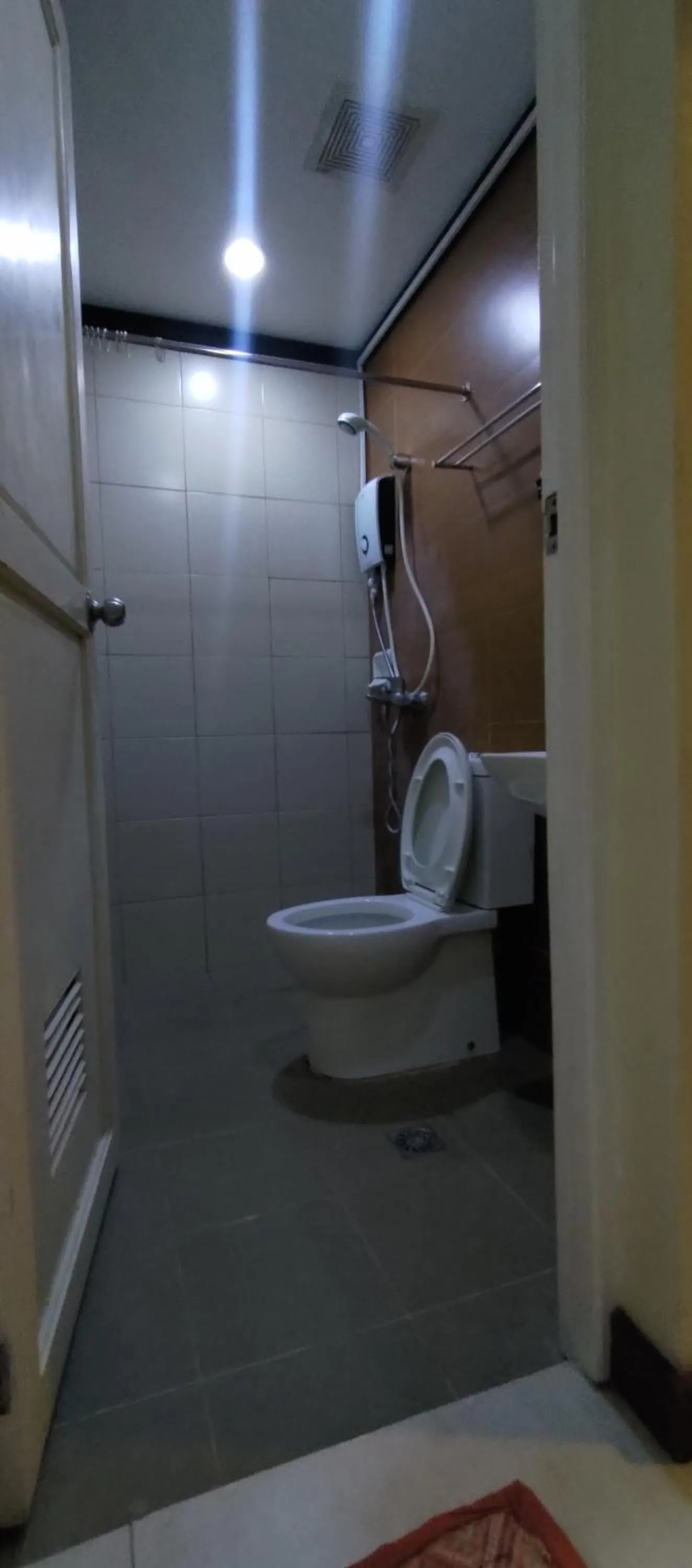 Toilet in Coron town travellers inn