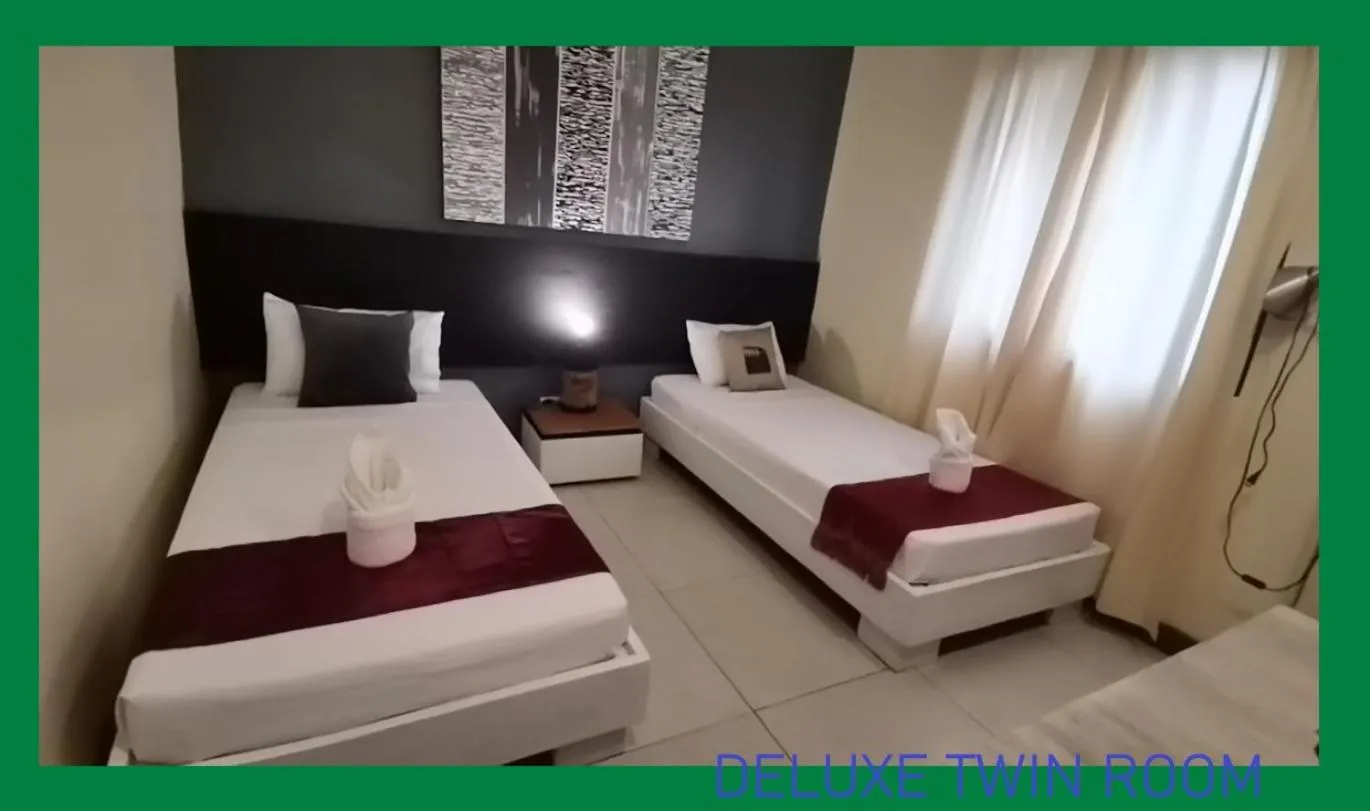 Bed in Coron town travellers inn