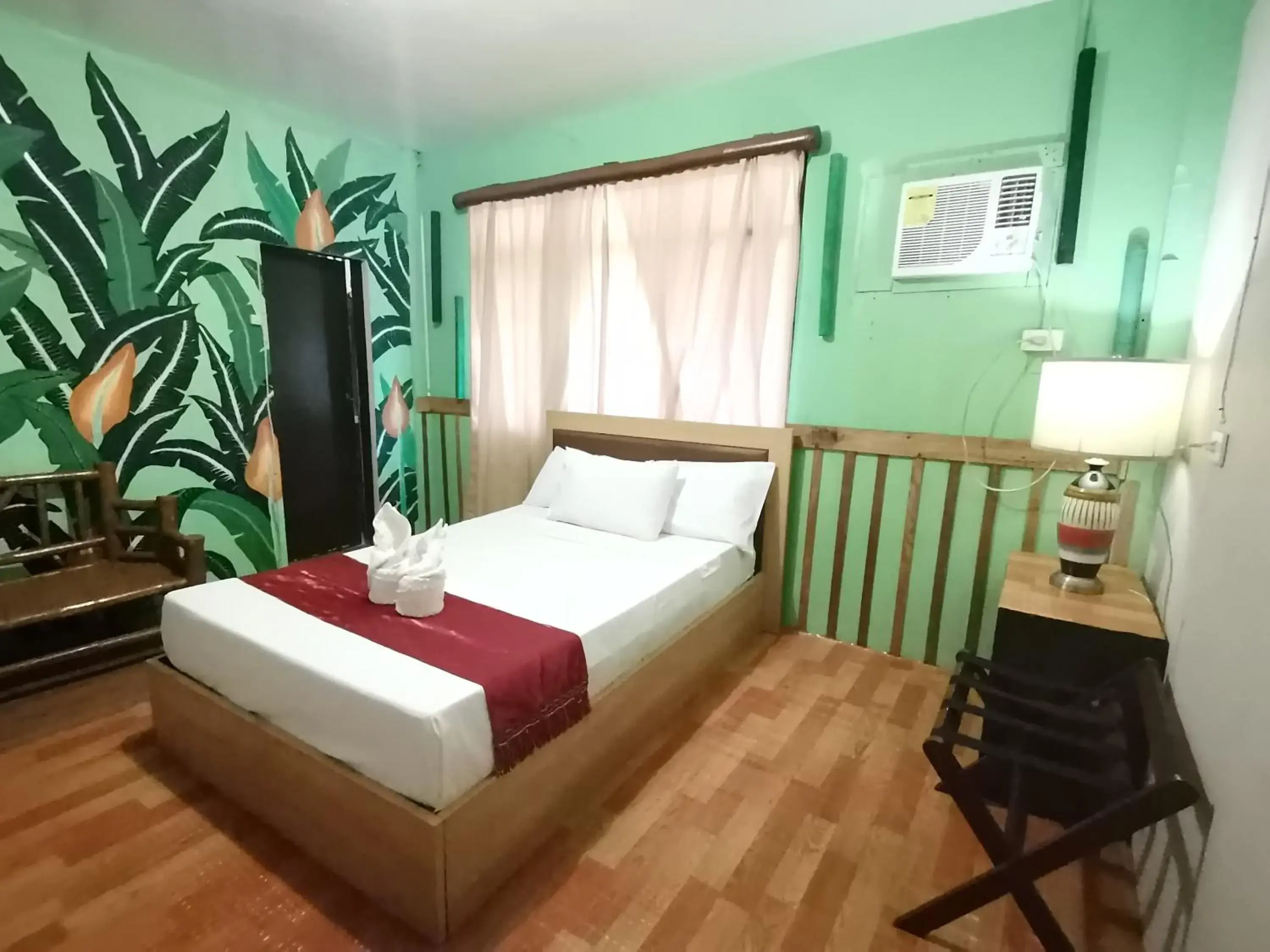 Standard Double Room - single occupancy in Coron town travellers inn Standard Double Room - single occupancy in Coron town travellers inn