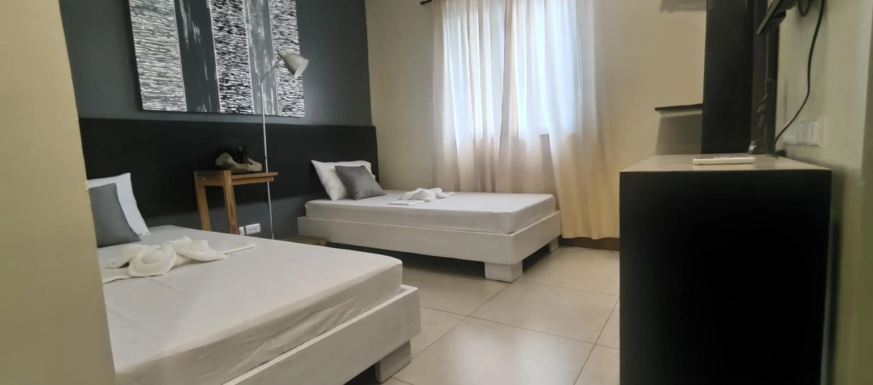 Bed in Coron town travellers inn