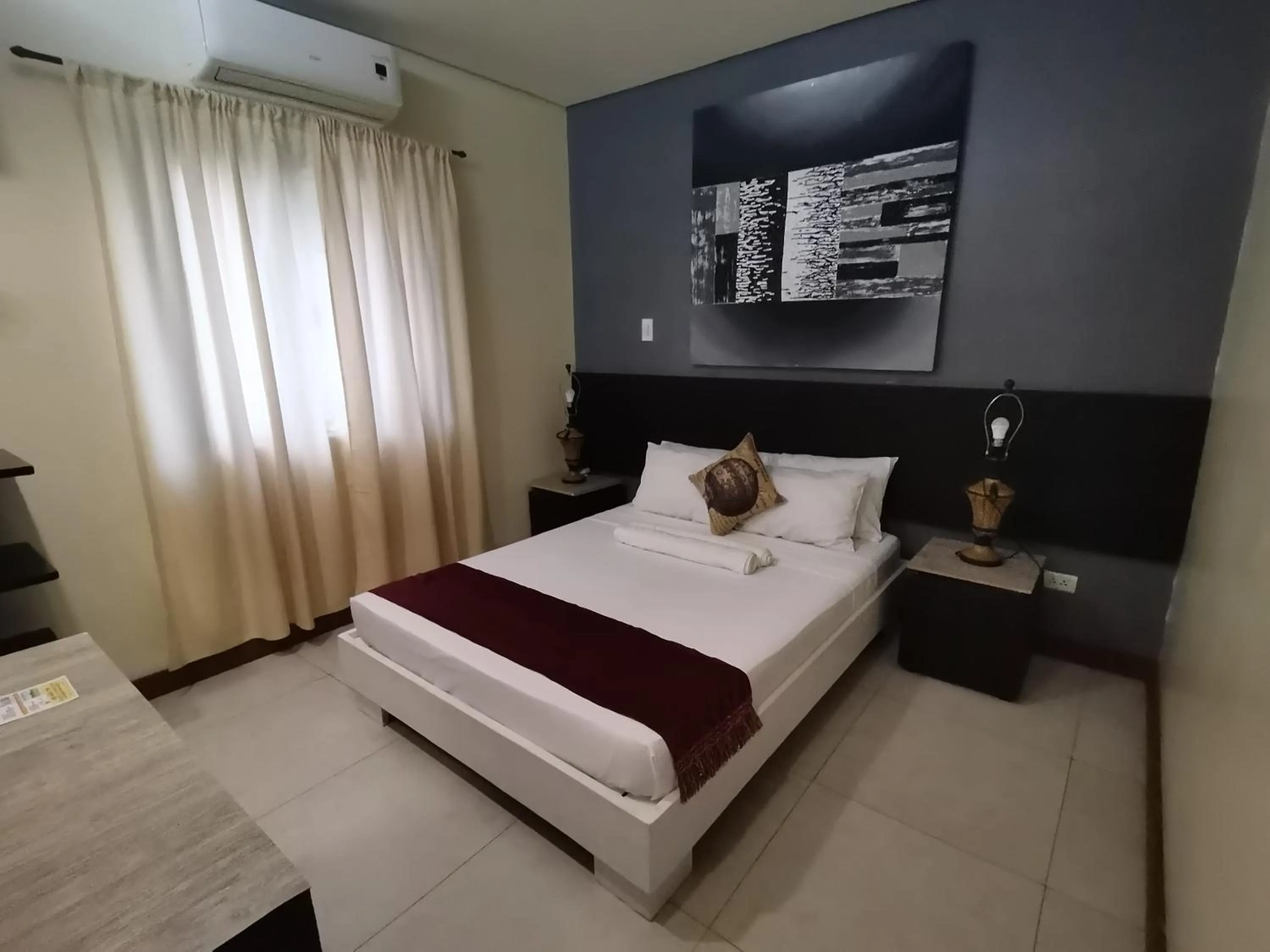 Bed in Coron town travellers inn