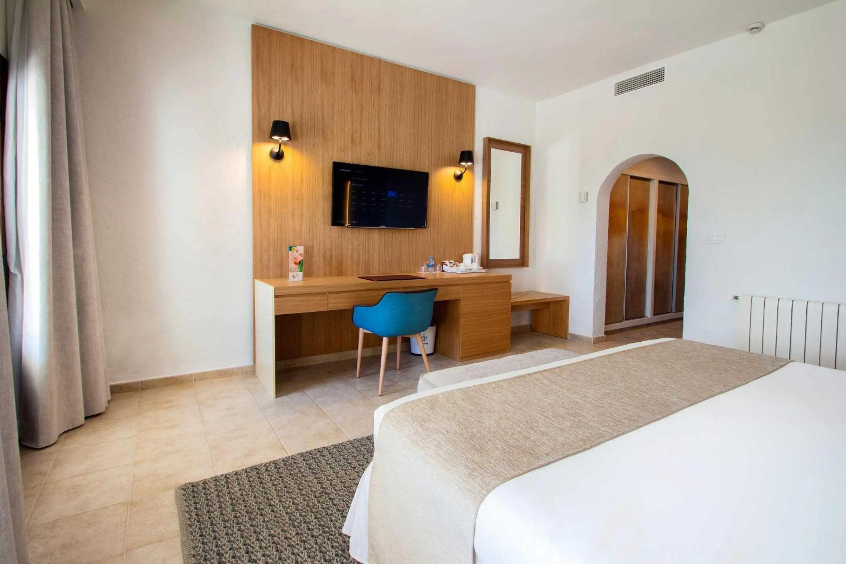 Photo of the whole room, Bed in Hotel Servigroup Montíboli