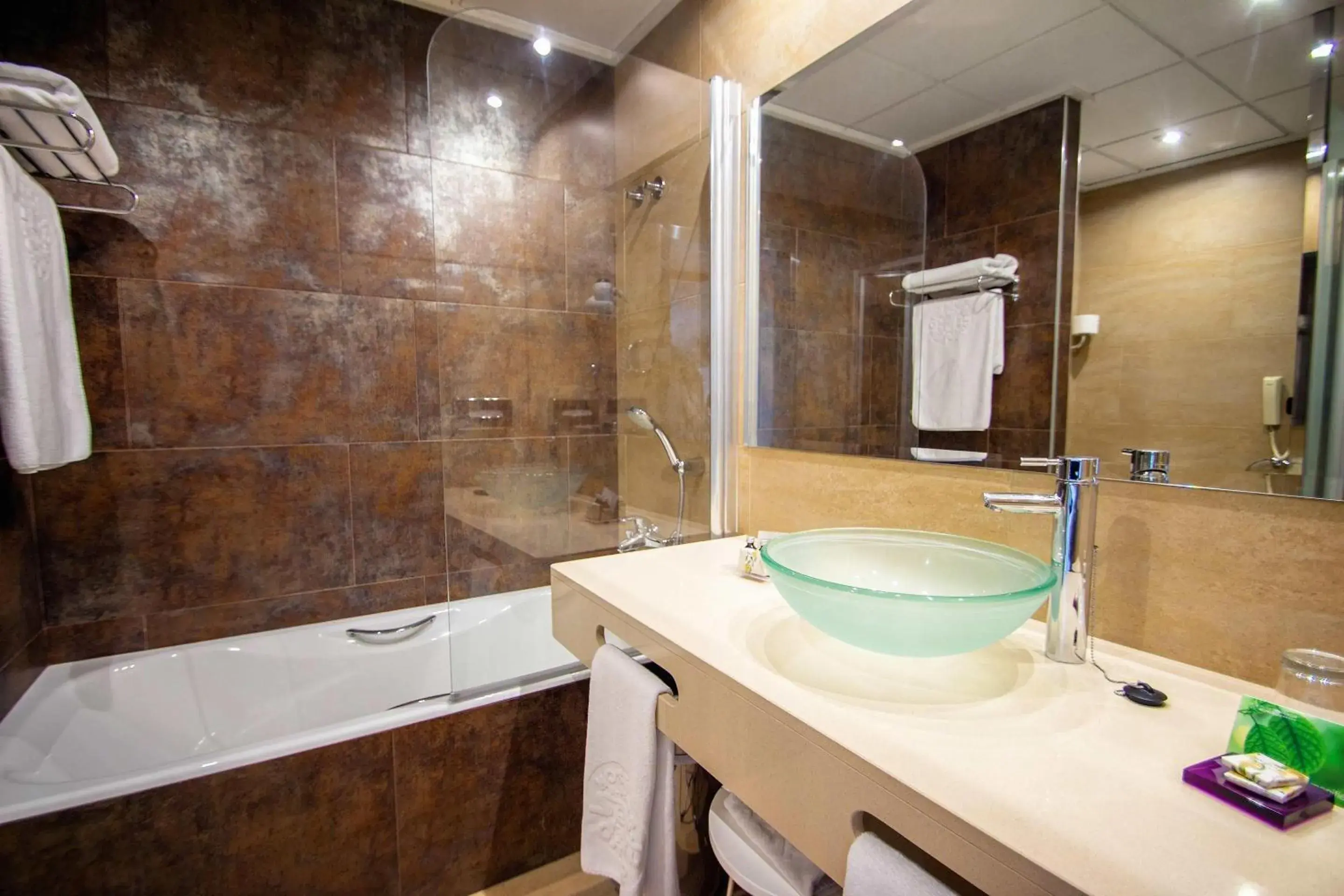 Bathroom in Hotel Servigroup Montíboli Bathroom in Hotel Servigroup Montíboli