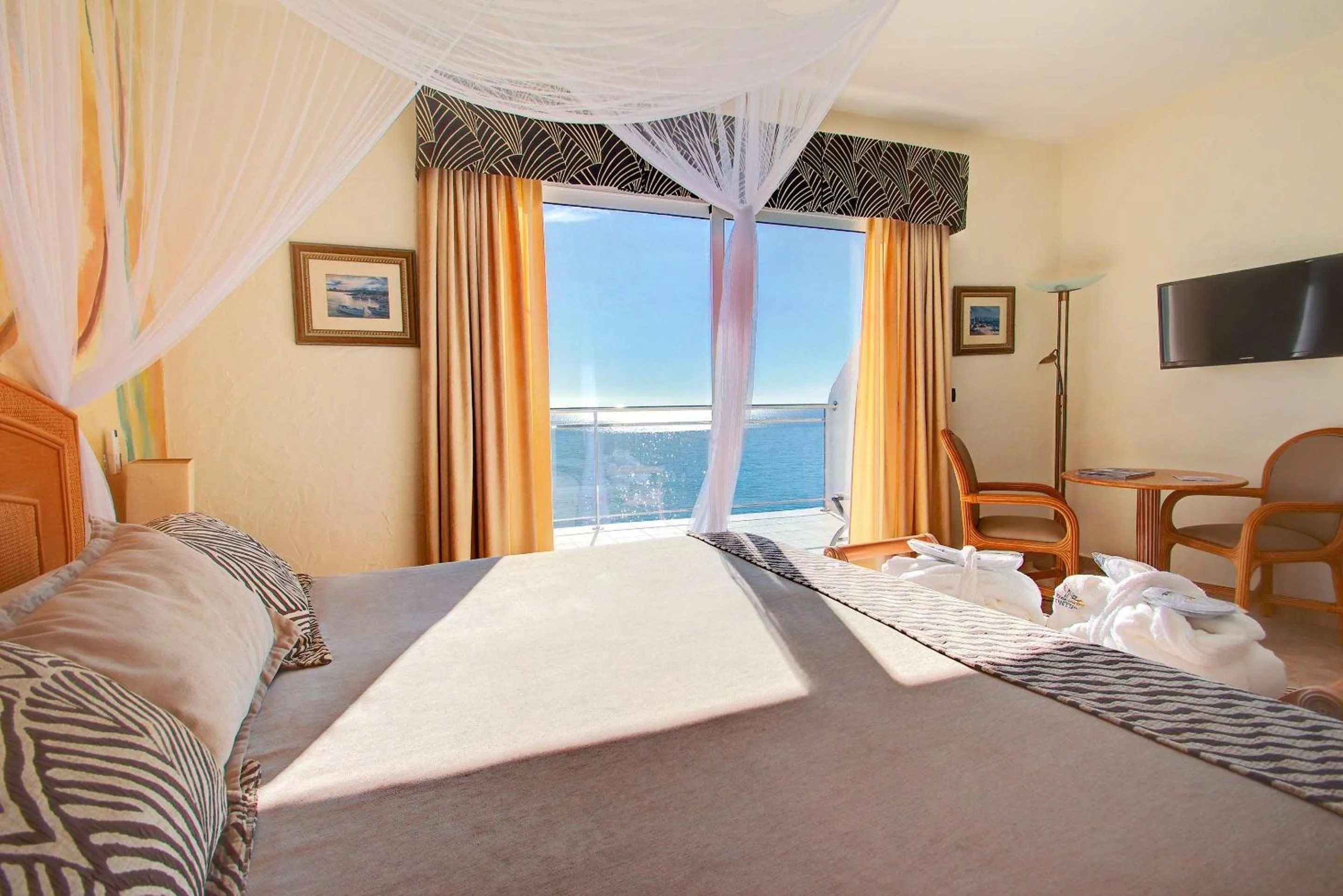 Photo of the whole room, Bed in Hotel Servigroup Montíboli