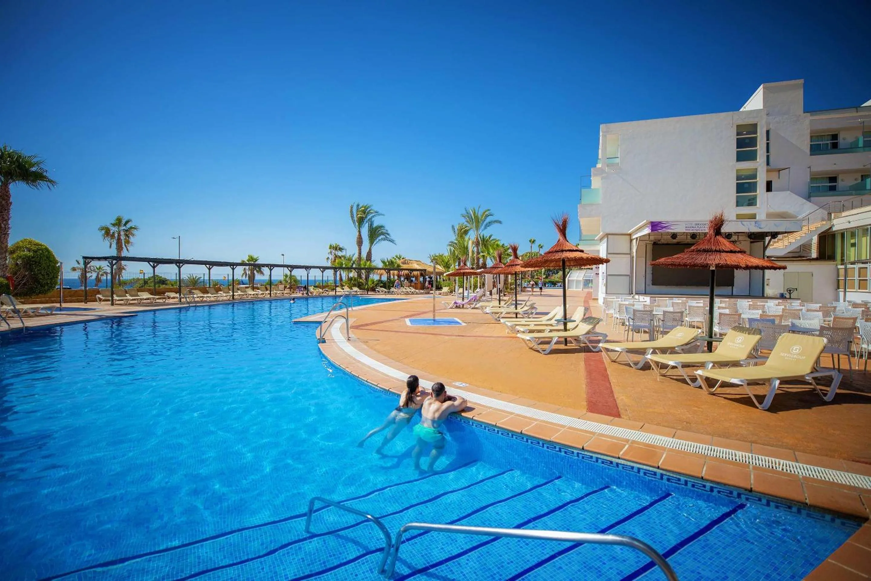 Swimming pool in Hotel Servigroup Marina Playa