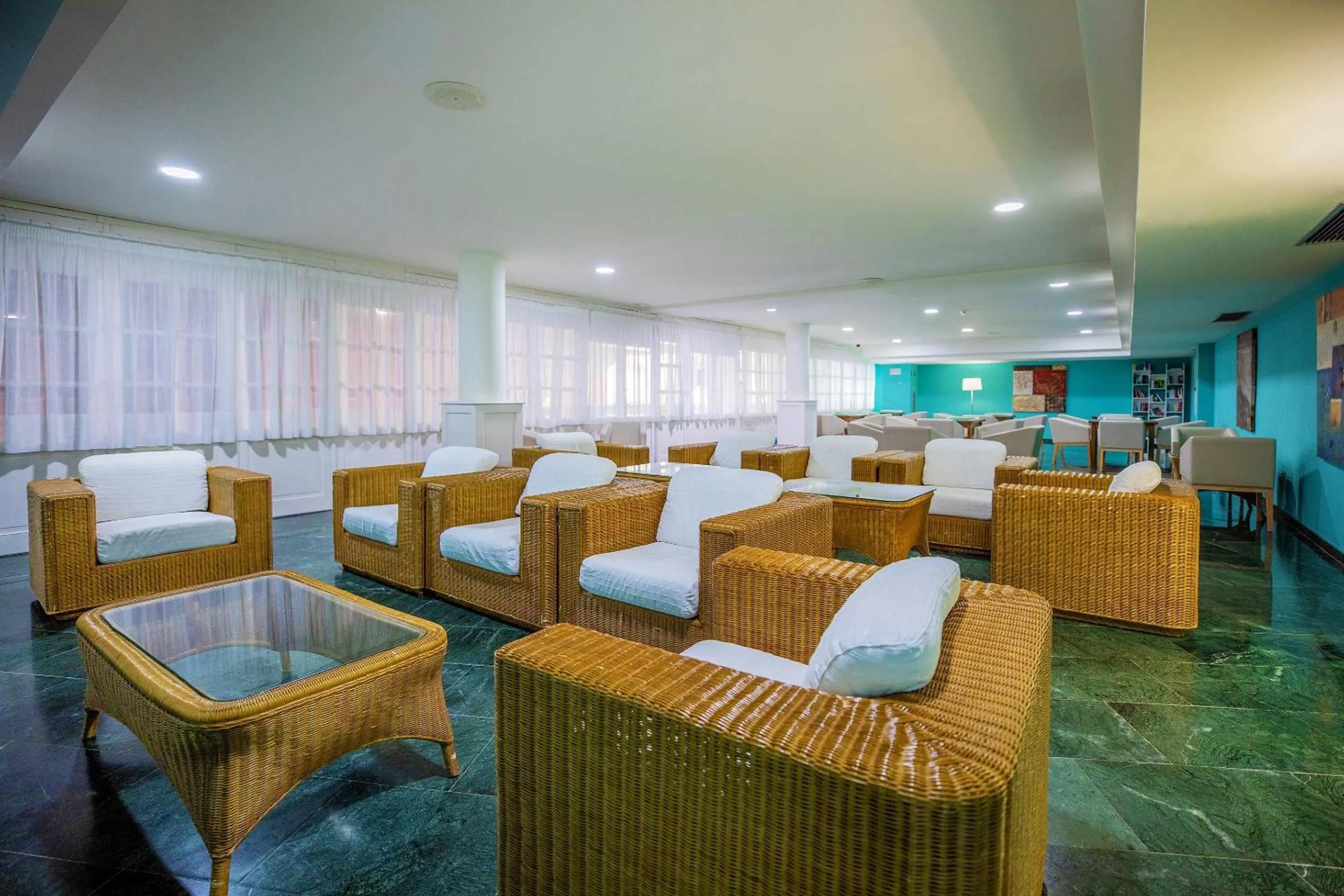 Communal lounge/ TV room in Hotel Servigroup Marina Playa