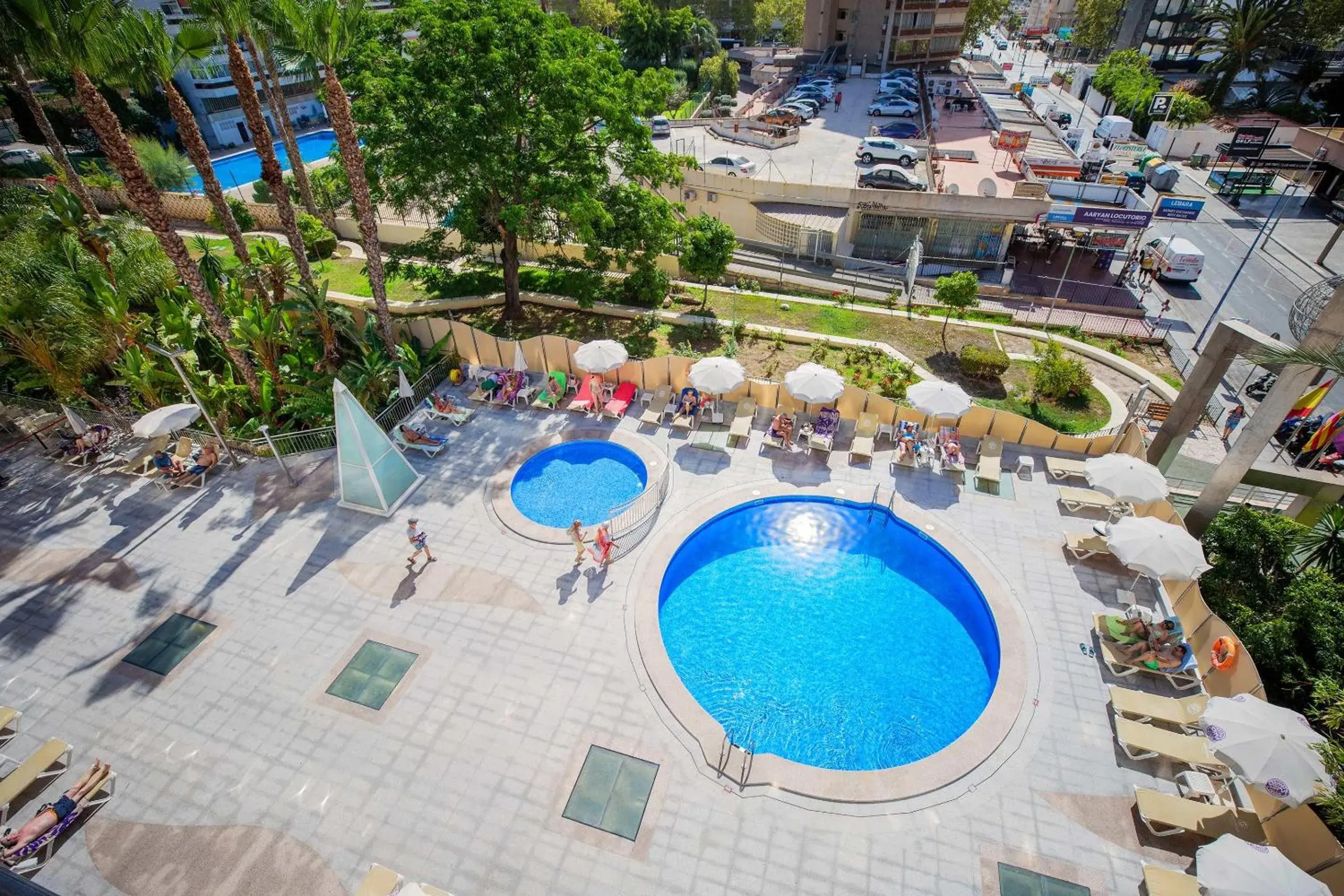 Swimming pool in Hotel Servigroup Diplomatic 4 Sup Swimming pool in Hotel Servigroup Diplomatic 4 Sup