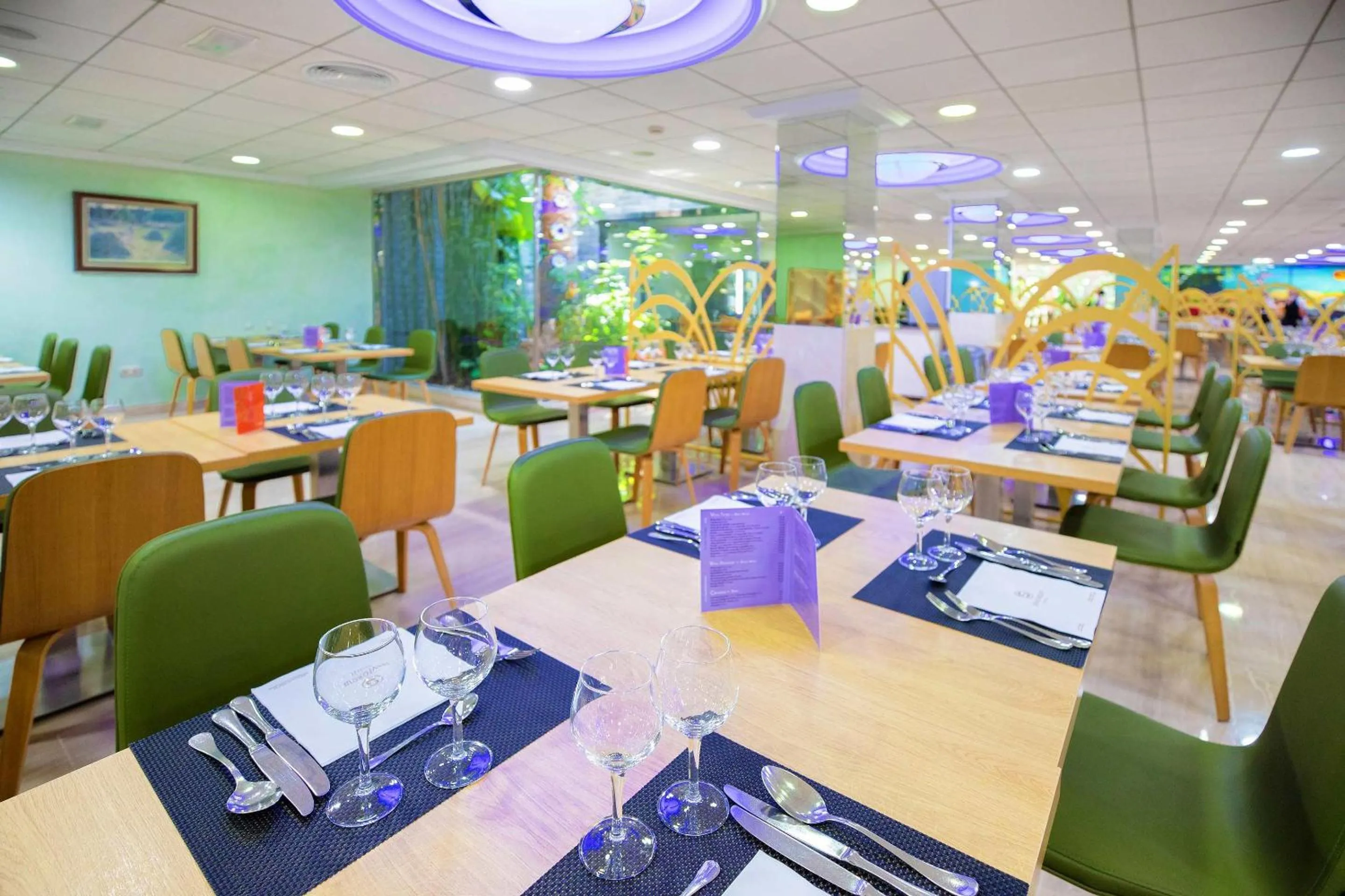 Restaurant/places to eat in Hotel Servigroup Diplomatic 4 Sup