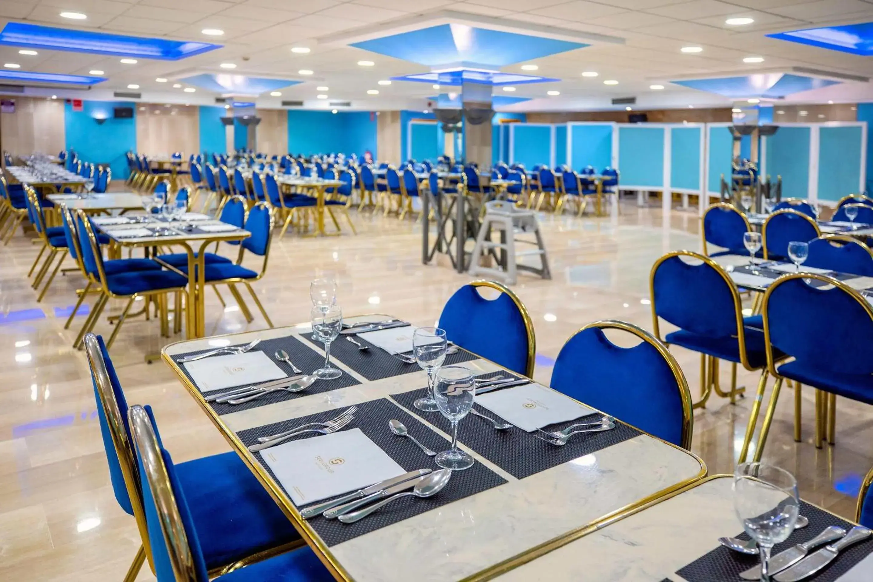 Restaurant/places to eat in Hotel Servigroup Diplomatic 4 Sup Restaurant/places to eat in Hotel Servigroup Diplomatic 4 Sup