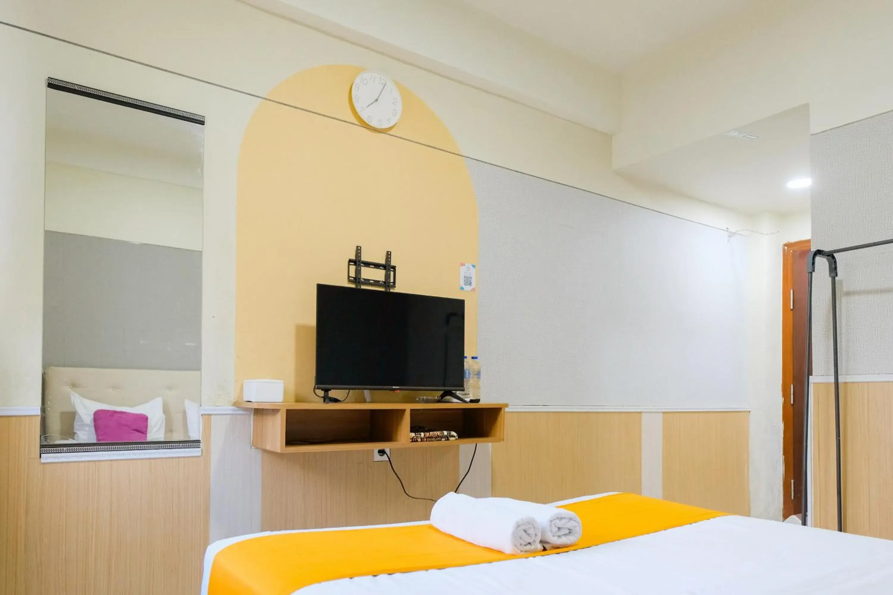 Bedroom, Bed in Sans Hotel Havila Bengkulu Bedroom, Bed in Sans Hotel Havila Bengkulu