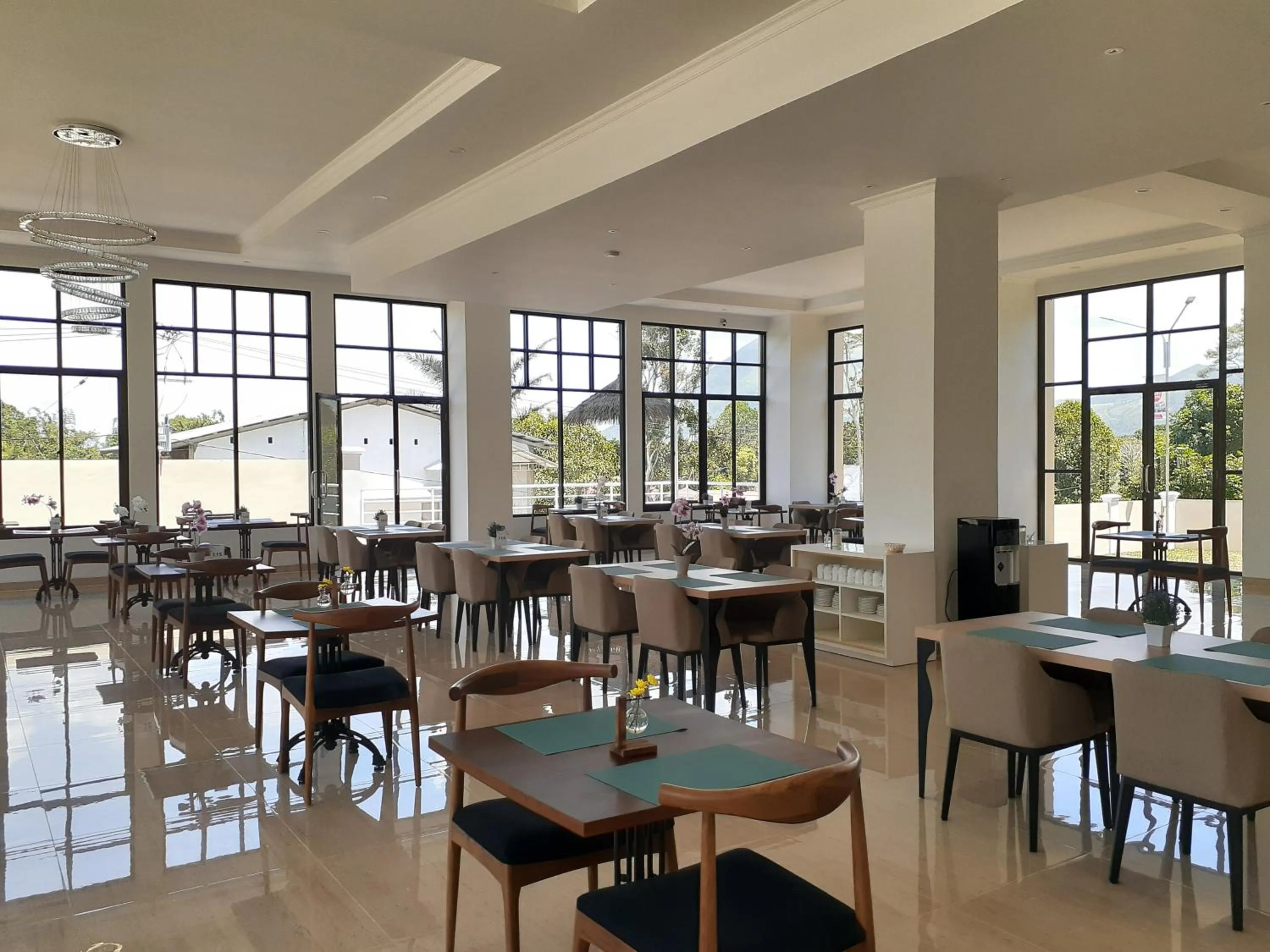 Restaurant/places to eat in Hotel Villa Emitta