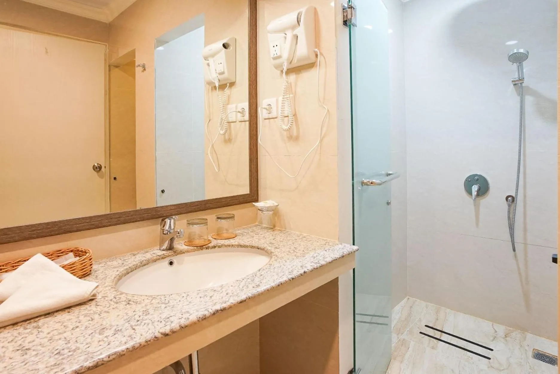 Shower in Hotel Villa Emitta