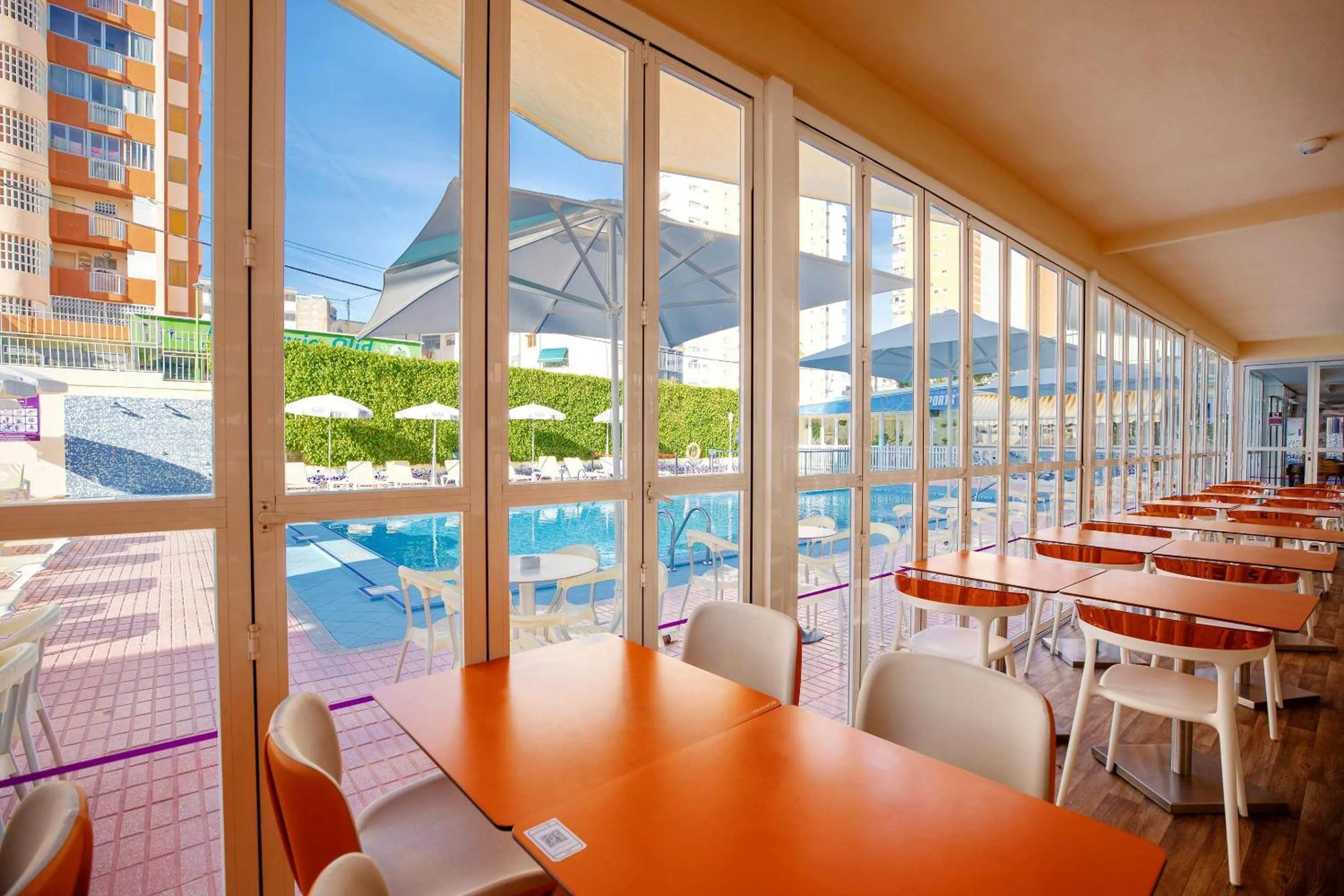 Restaurant/places to eat in Hotel Servigroup Nereo