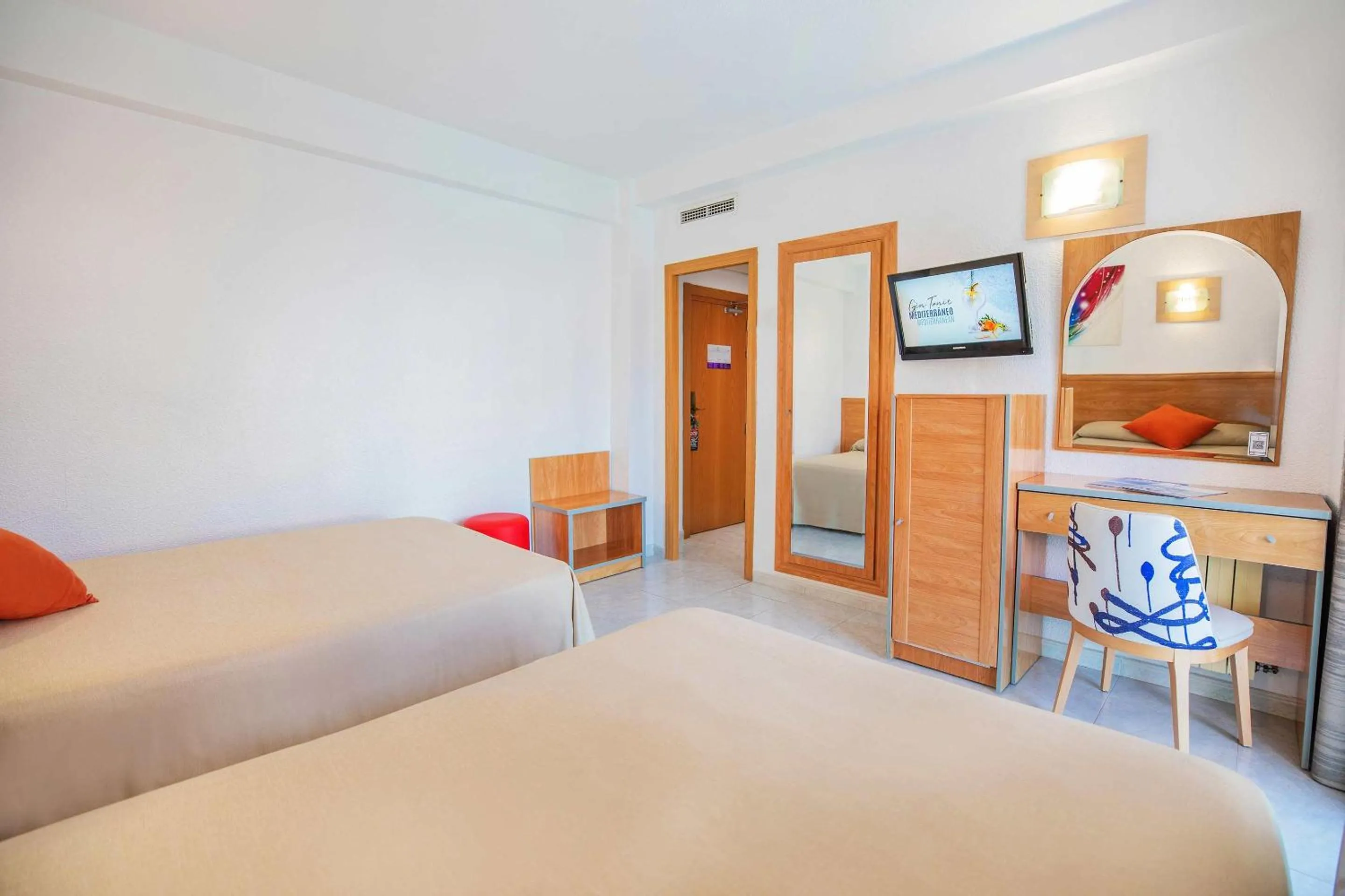 Photo of the whole room, Bed in Hotel Servigroup Nereo