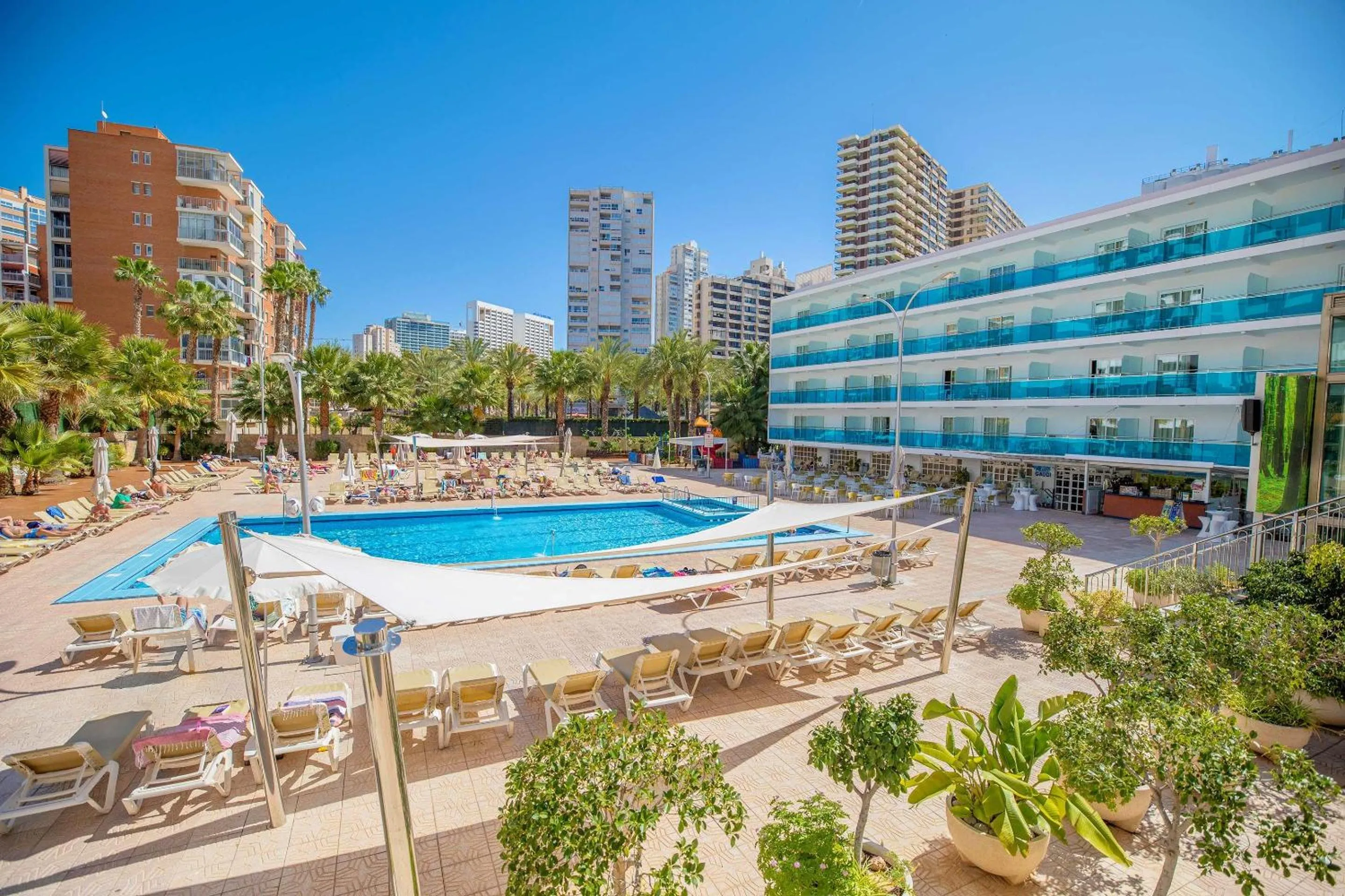 Swimming pool in Hotel Servigroup Calypso