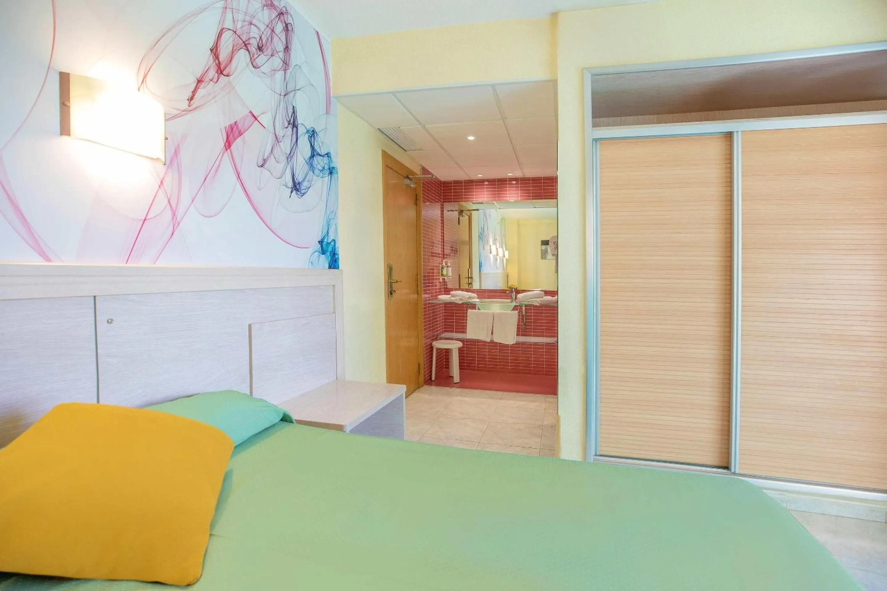 Photo of the whole room, Bed in Hotel Servigroup Calypso