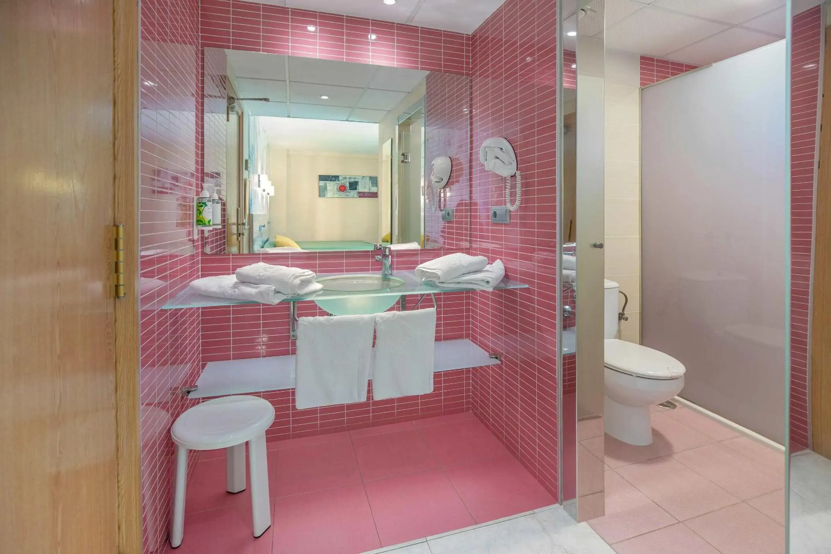 Bathroom in Hotel Servigroup Calypso Bathroom in Hotel Servigroup Calypso