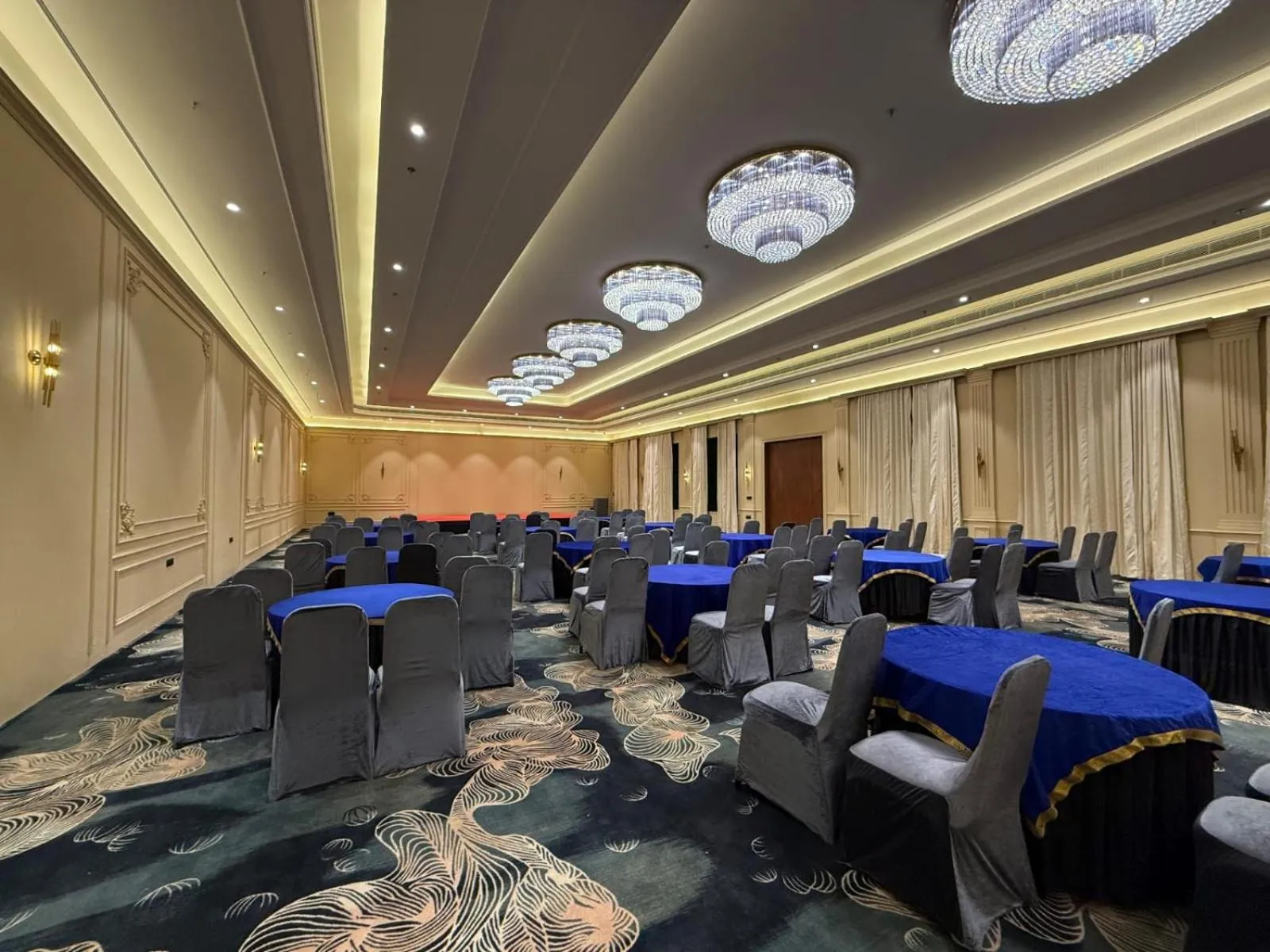 Banquet/Function facilities in The Divine Hills Resort