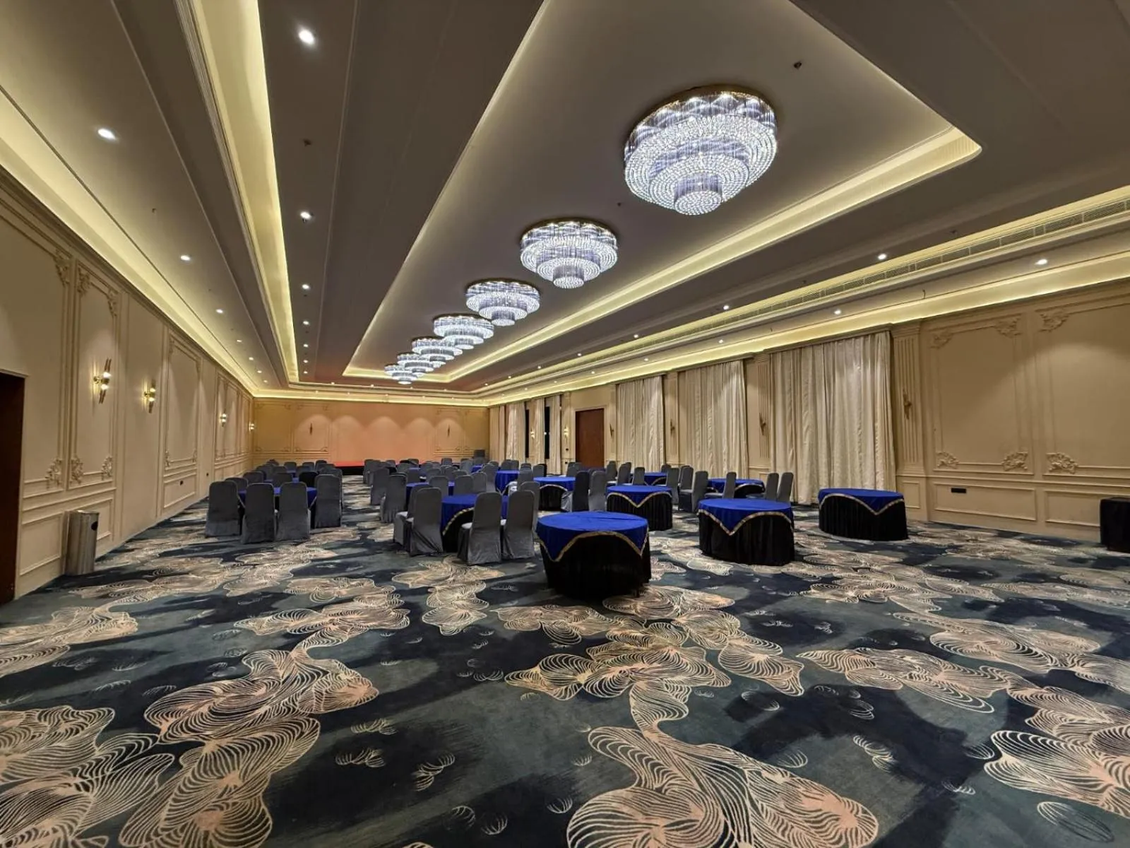 Banquet/Function facilities in The Divine Hills Resort