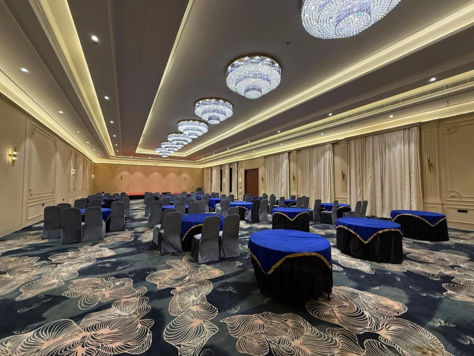 Banquet/Function facilities in The Divine Hills Resort