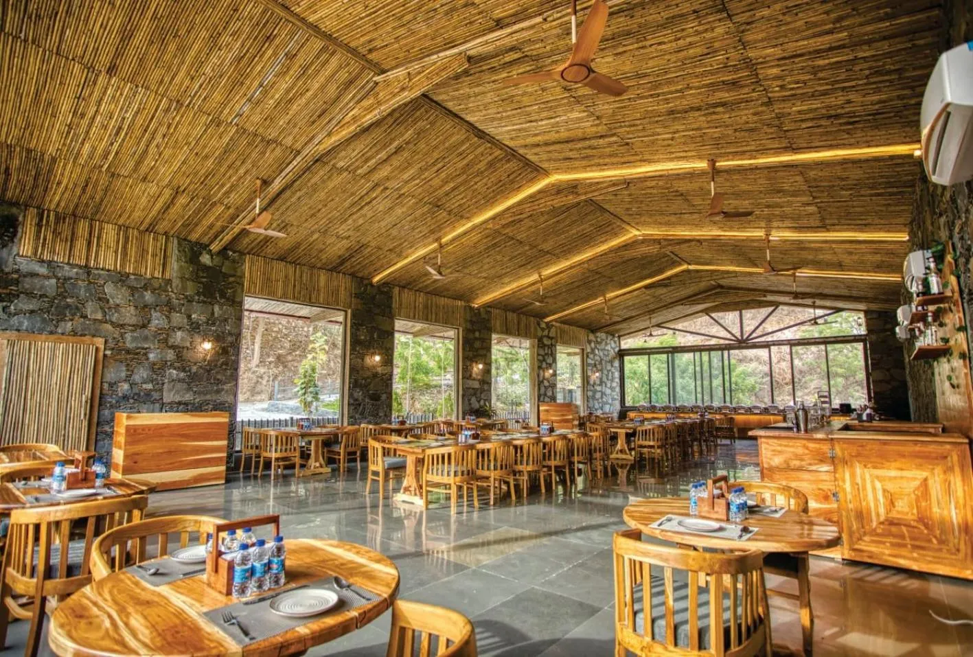 Restaurant/places to eat in The Divine Hills Resort