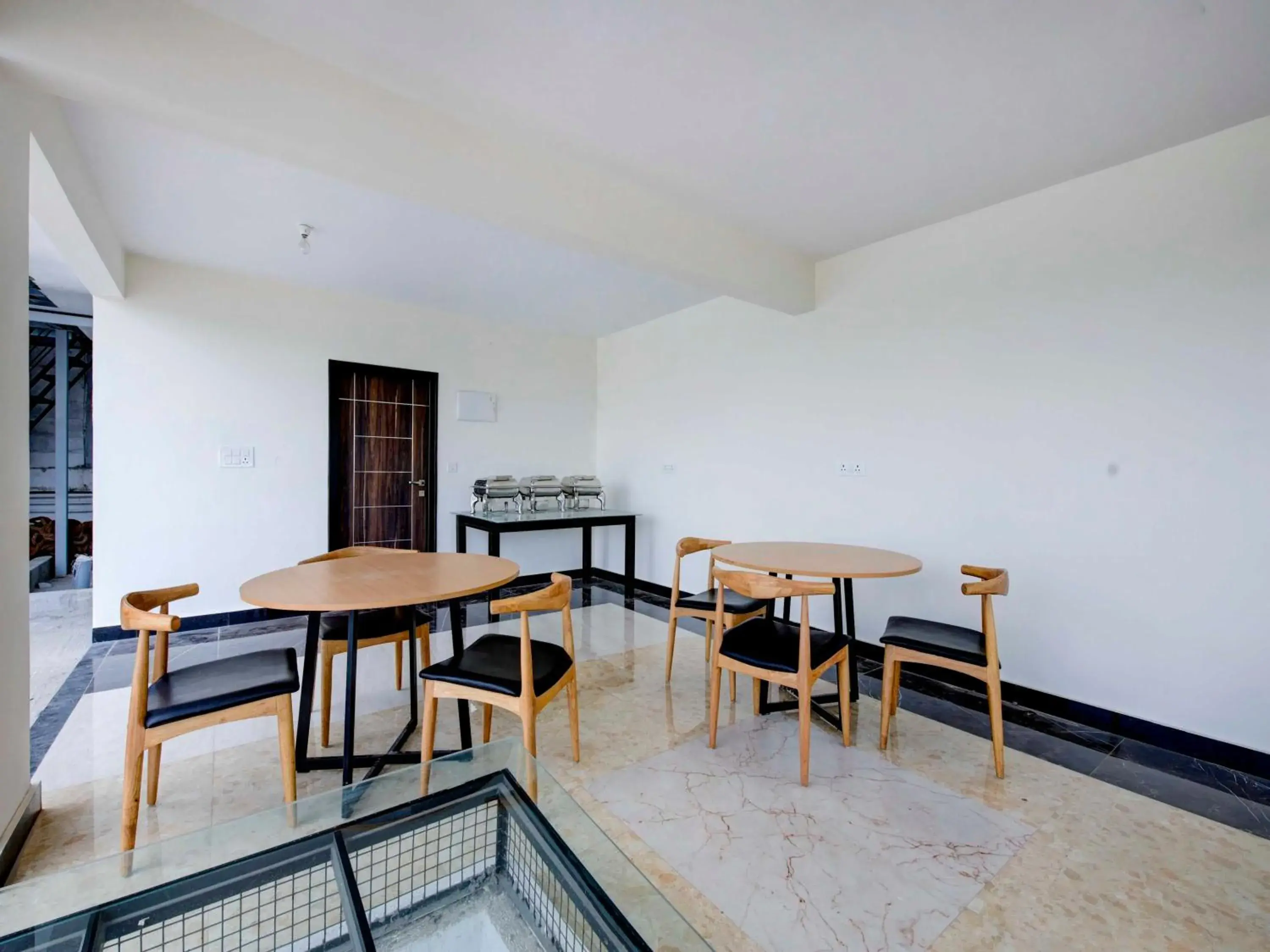 Restaurant/places to eat in Collection O Royal Elevar Restaurant/places to eat in Collection O Royal Elevar