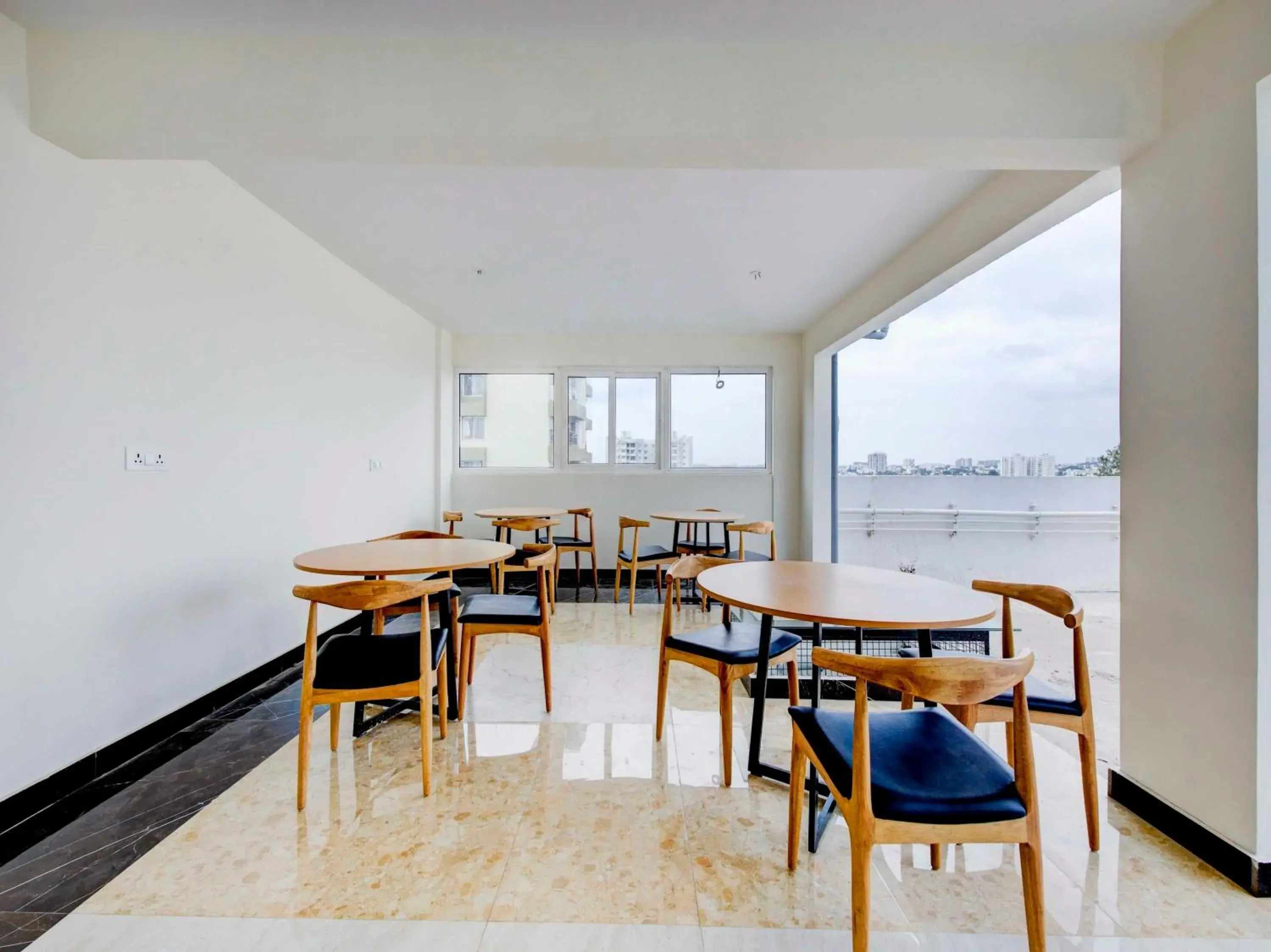 Restaurant/places to eat in Collection O Royal Elevar Restaurant/places to eat in Collection O Royal Elevar