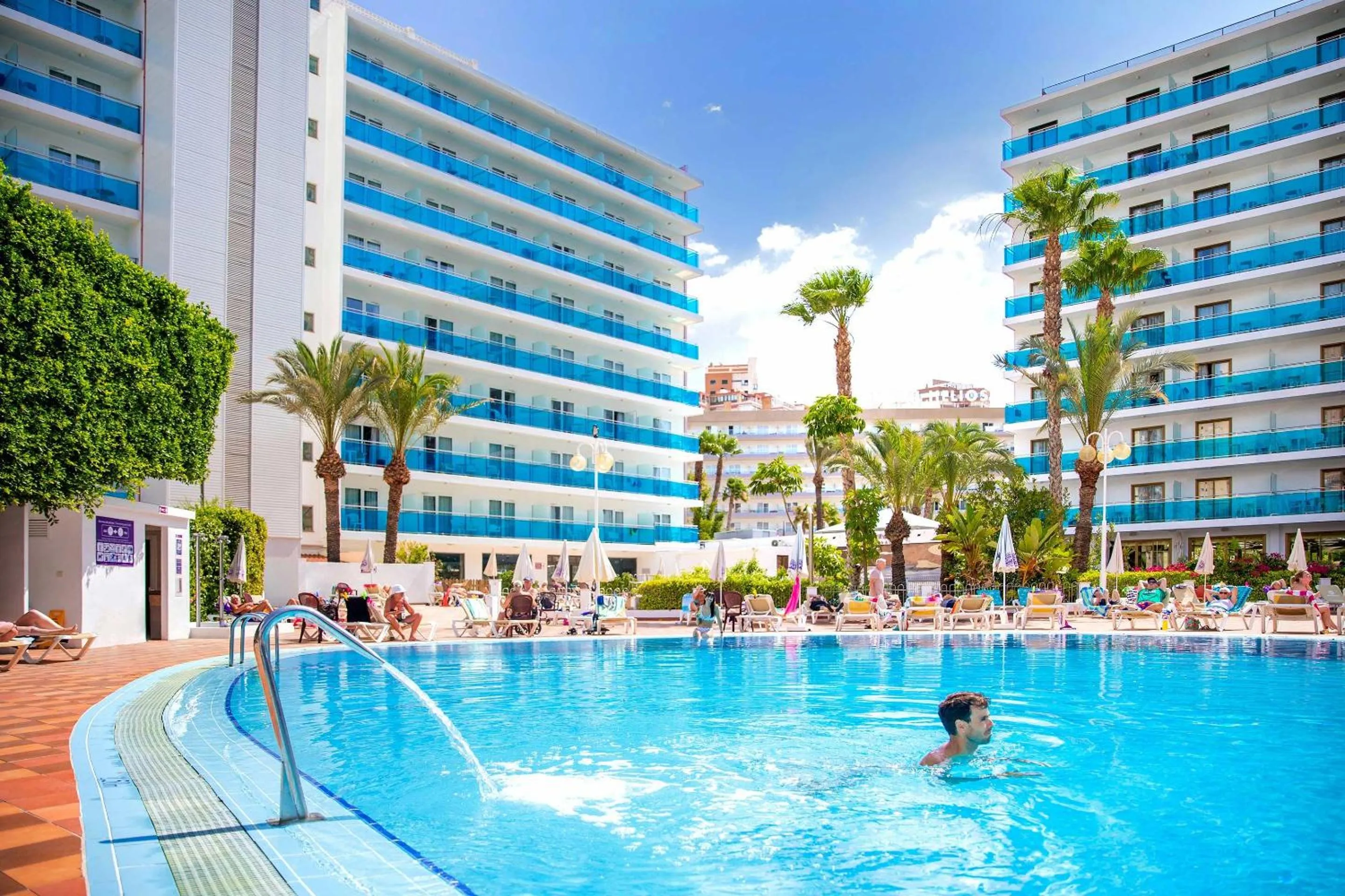 Swimming pool in Hotel Servigroup Venus