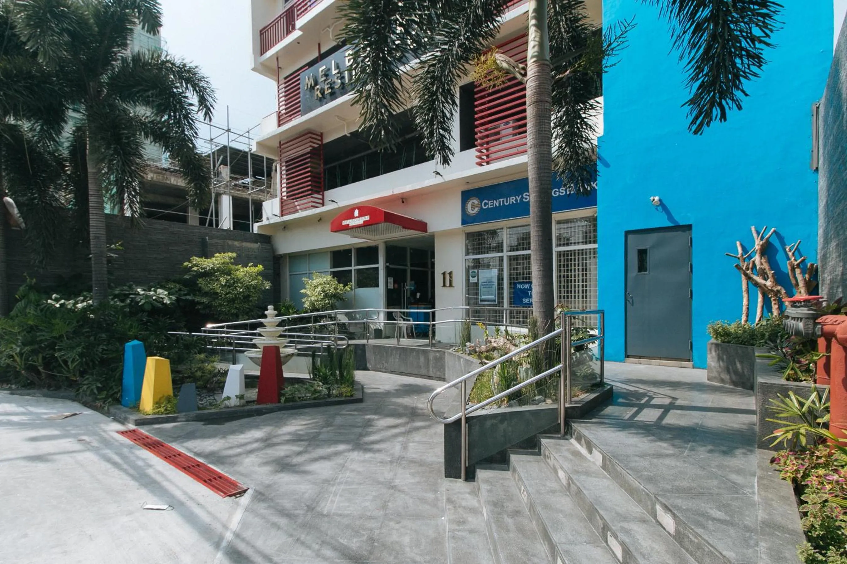 Property building in RedDoorz @ Melbourne Suites Makati