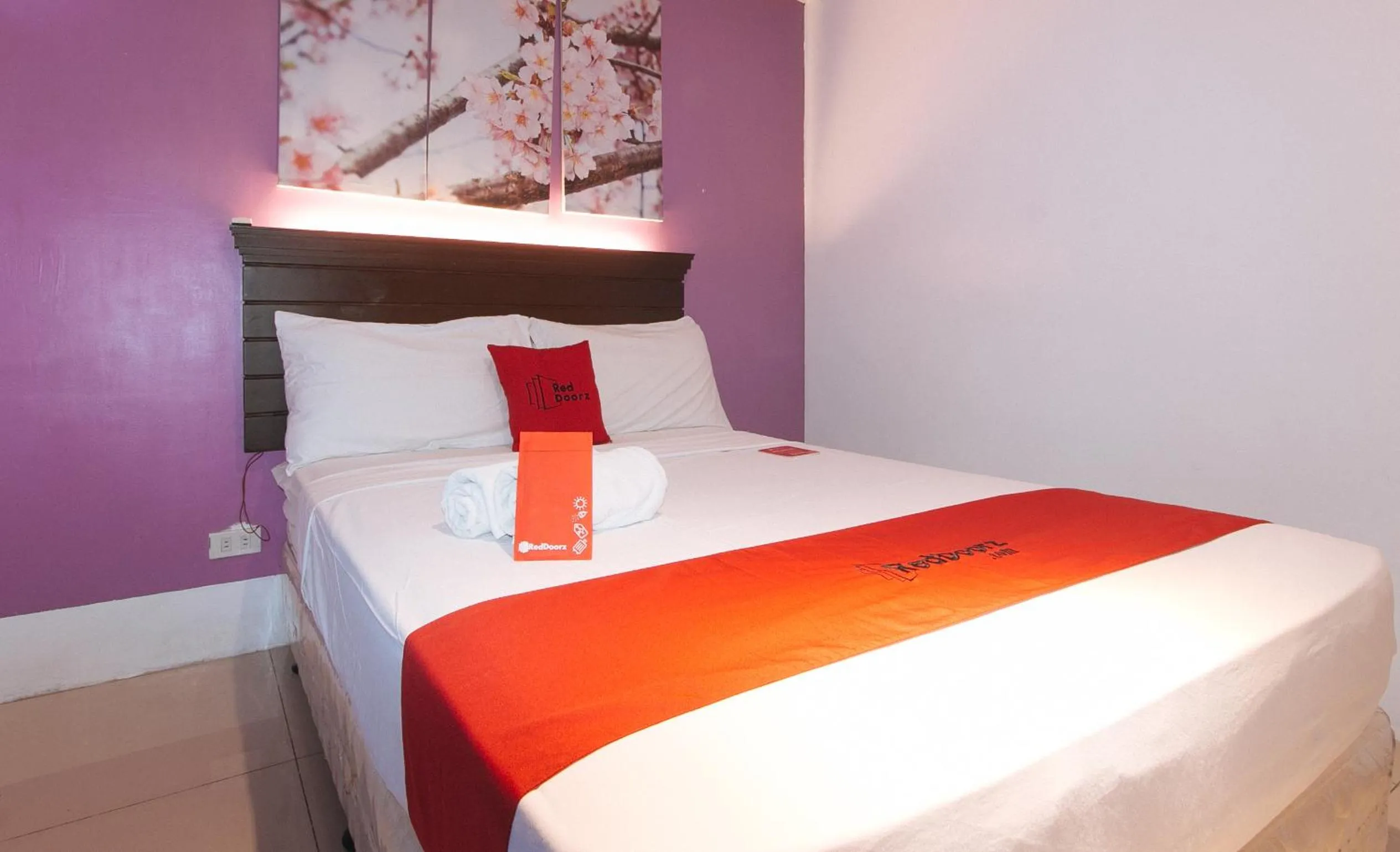 Bed in RedDoorz @ Melbourne Suites Makati