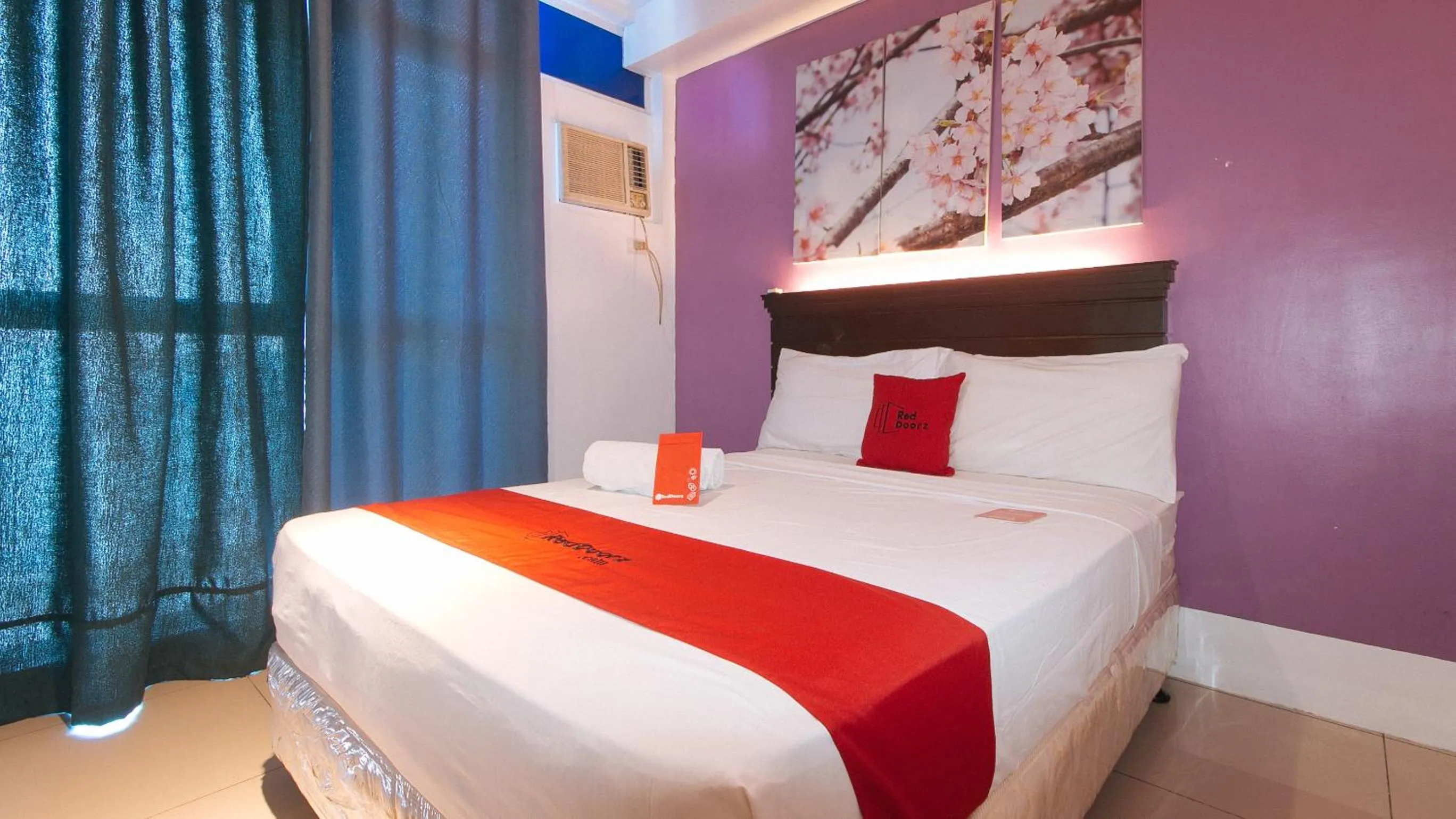 Bed in RedDoorz @ Melbourne Suites Makati