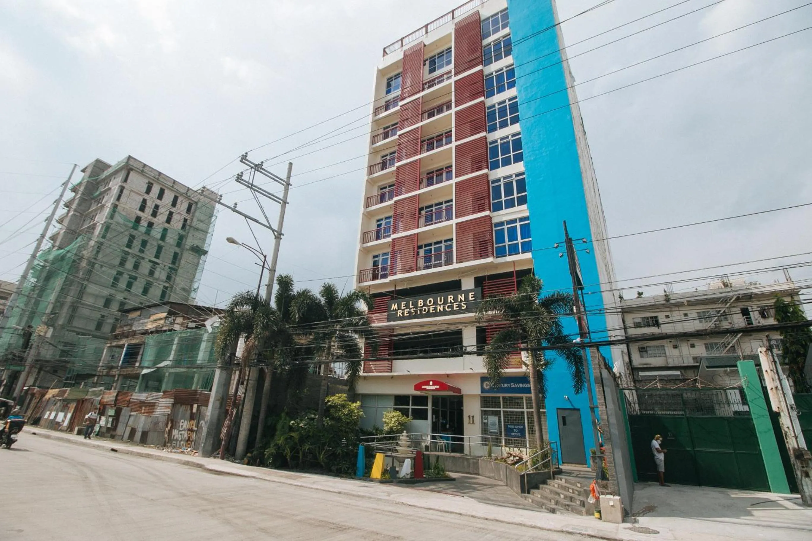 Property building in RedDoorz @ Melbourne Suites Makati