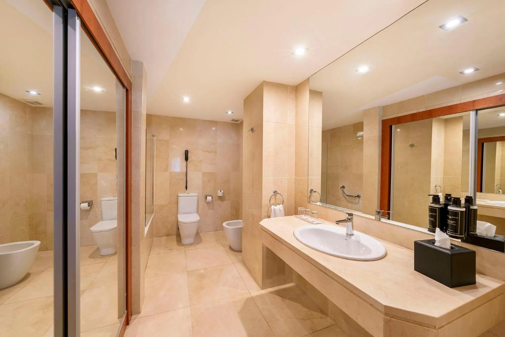 Bathroom in Exe Rey Don Jaime