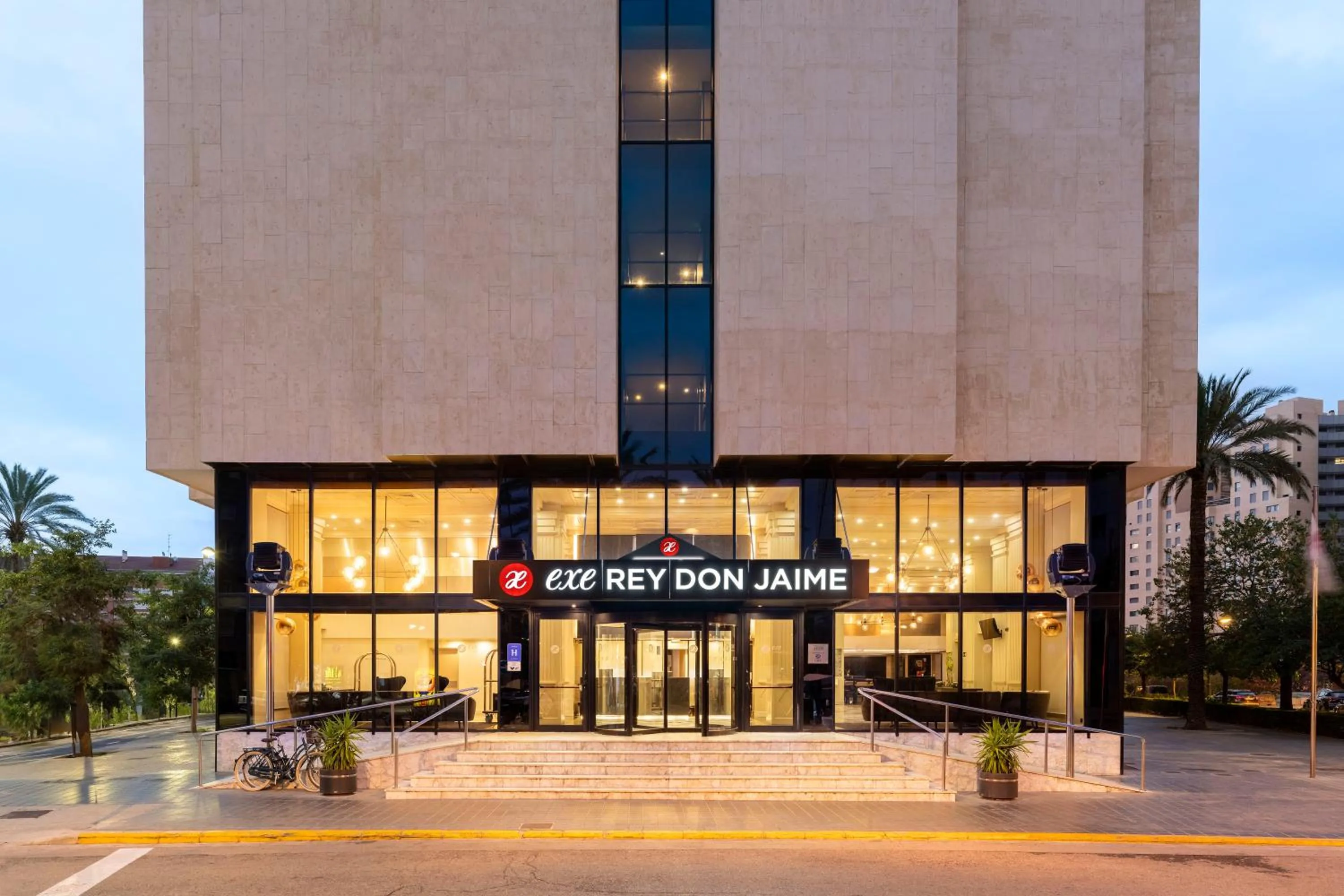 Property building in Exe Rey Don Jaime