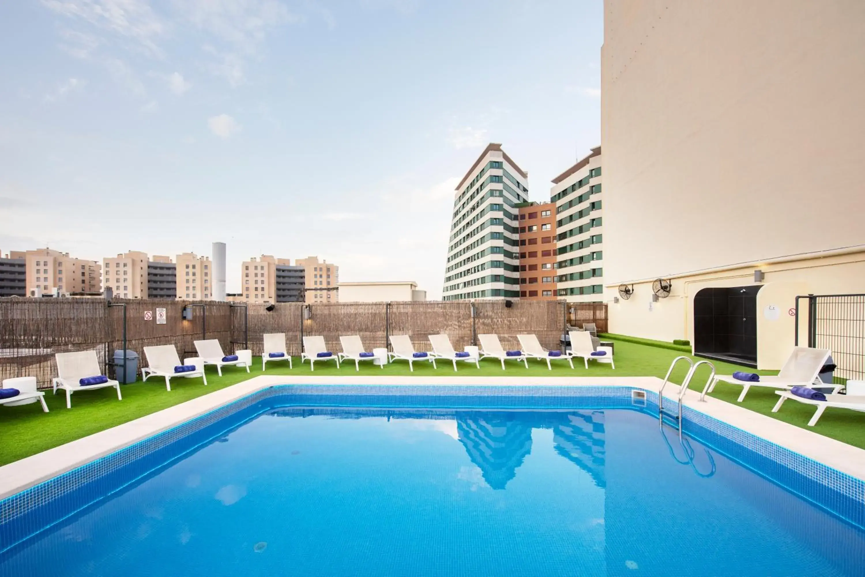 Swimming pool in Exe Rey Don Jaime Swimming pool in Exe Rey Don Jaime