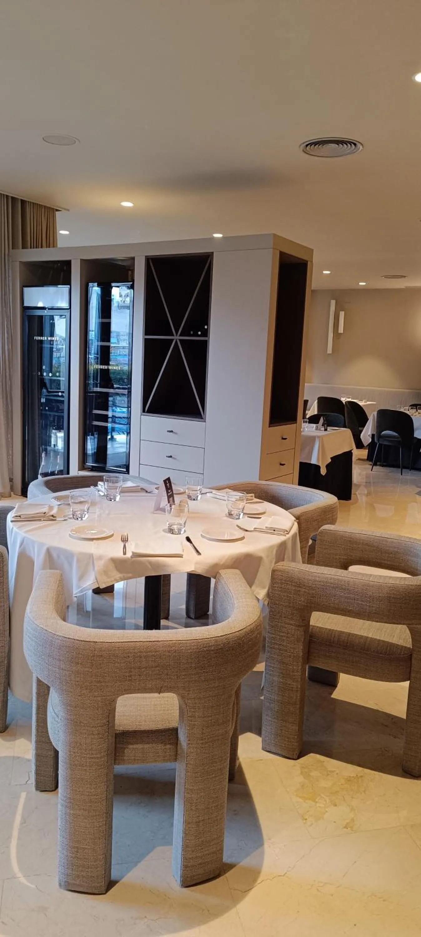 Restaurant/places to eat in Best Western Premier CMC Girona