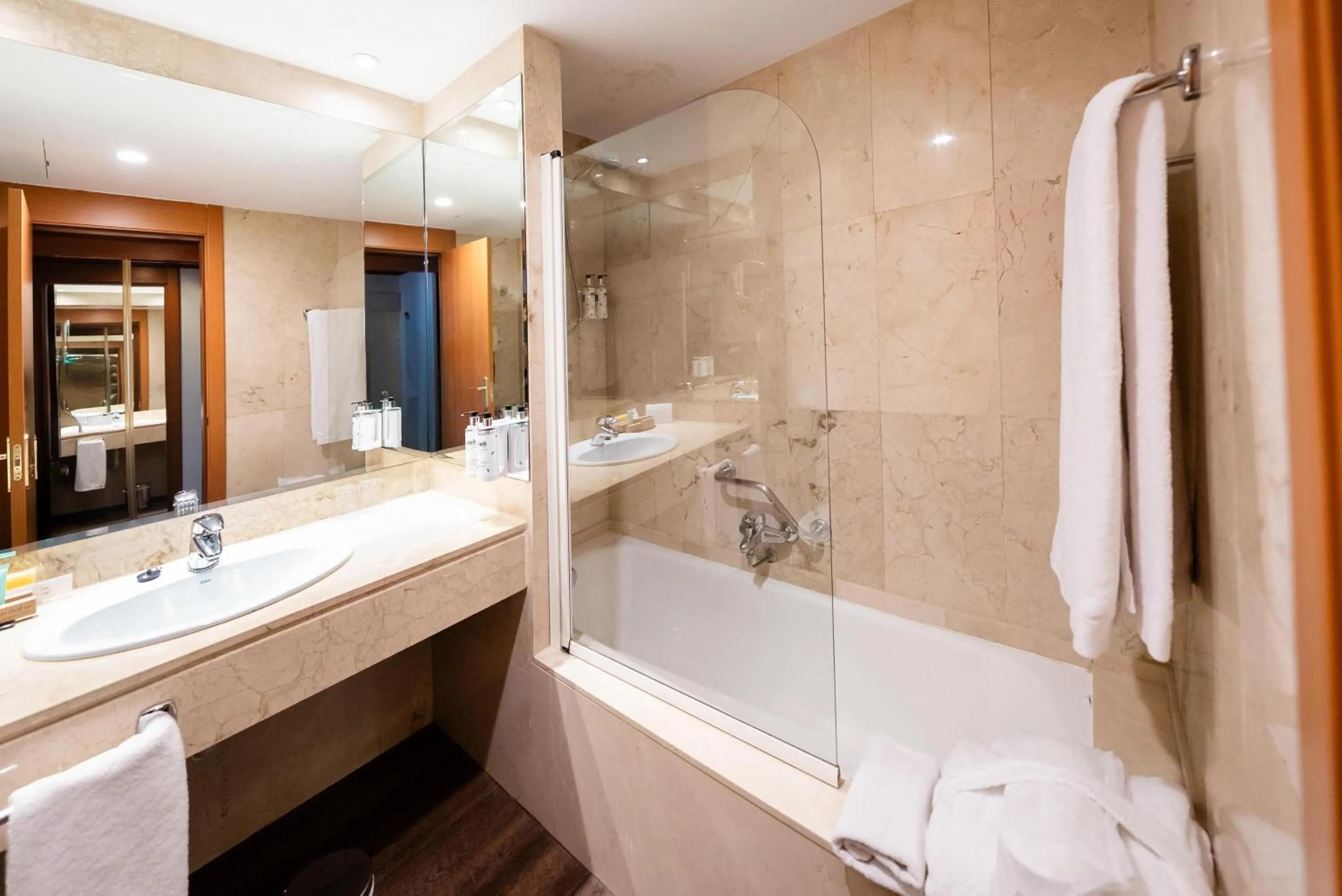 Bathroom in Best Western Premier CMC Girona