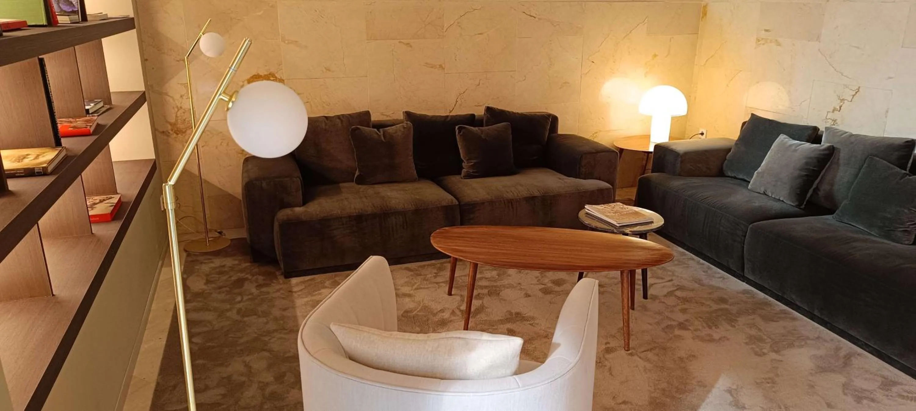 Lobby or reception in Best Western Premier CMC Girona